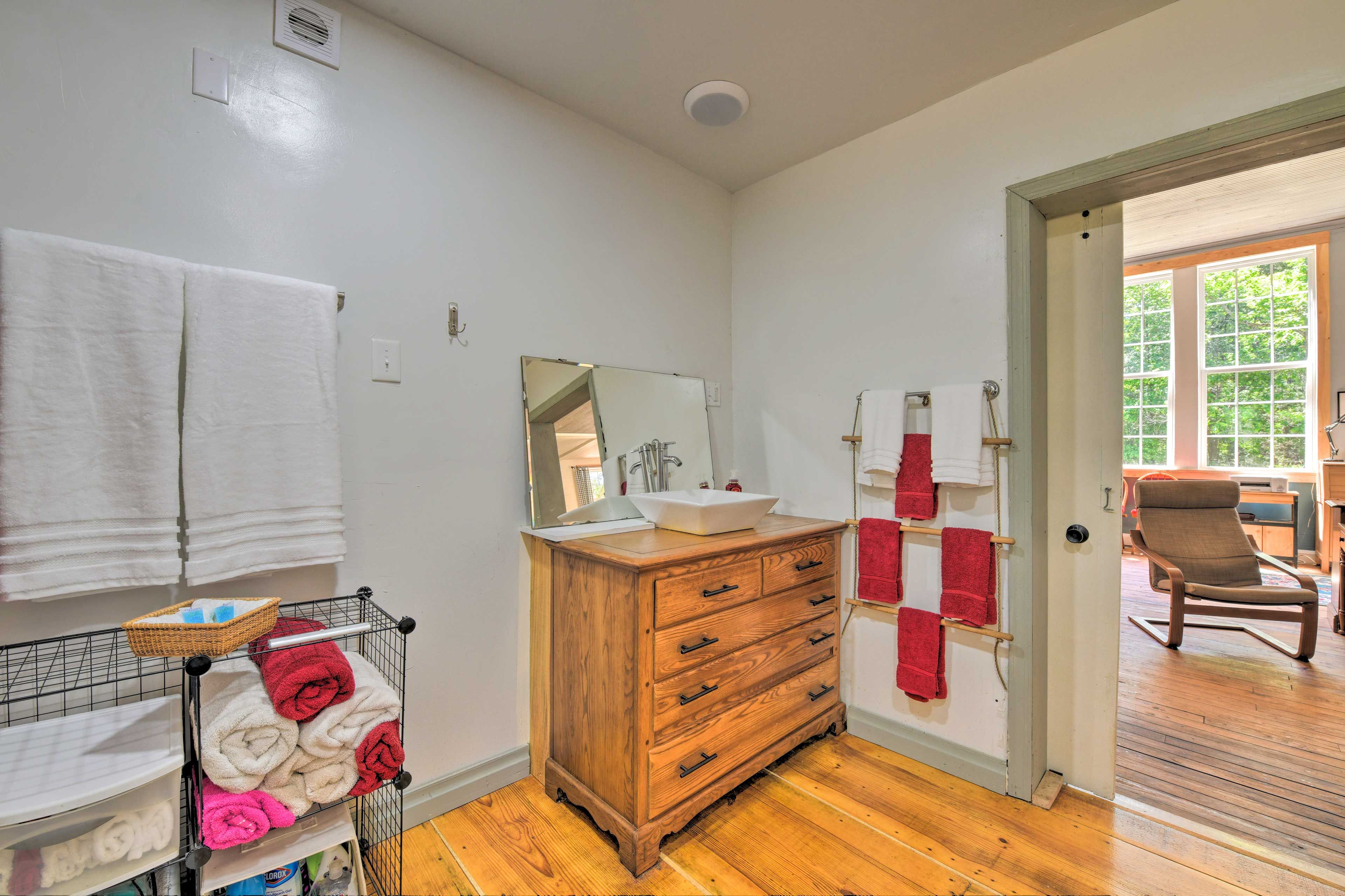 Full Bathroom | Roll-In Shower