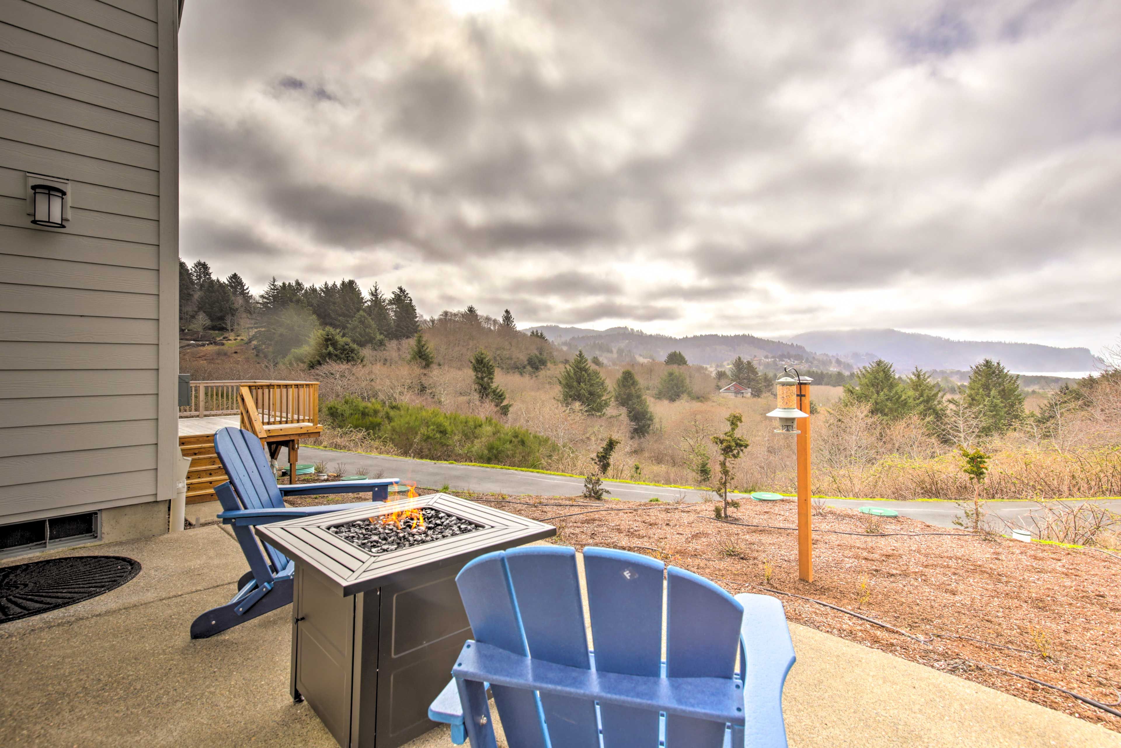 Neskowin Vacation Rental | 3BR | 2.5BA | 1 Step for Entry | 2,250 Sq Ft