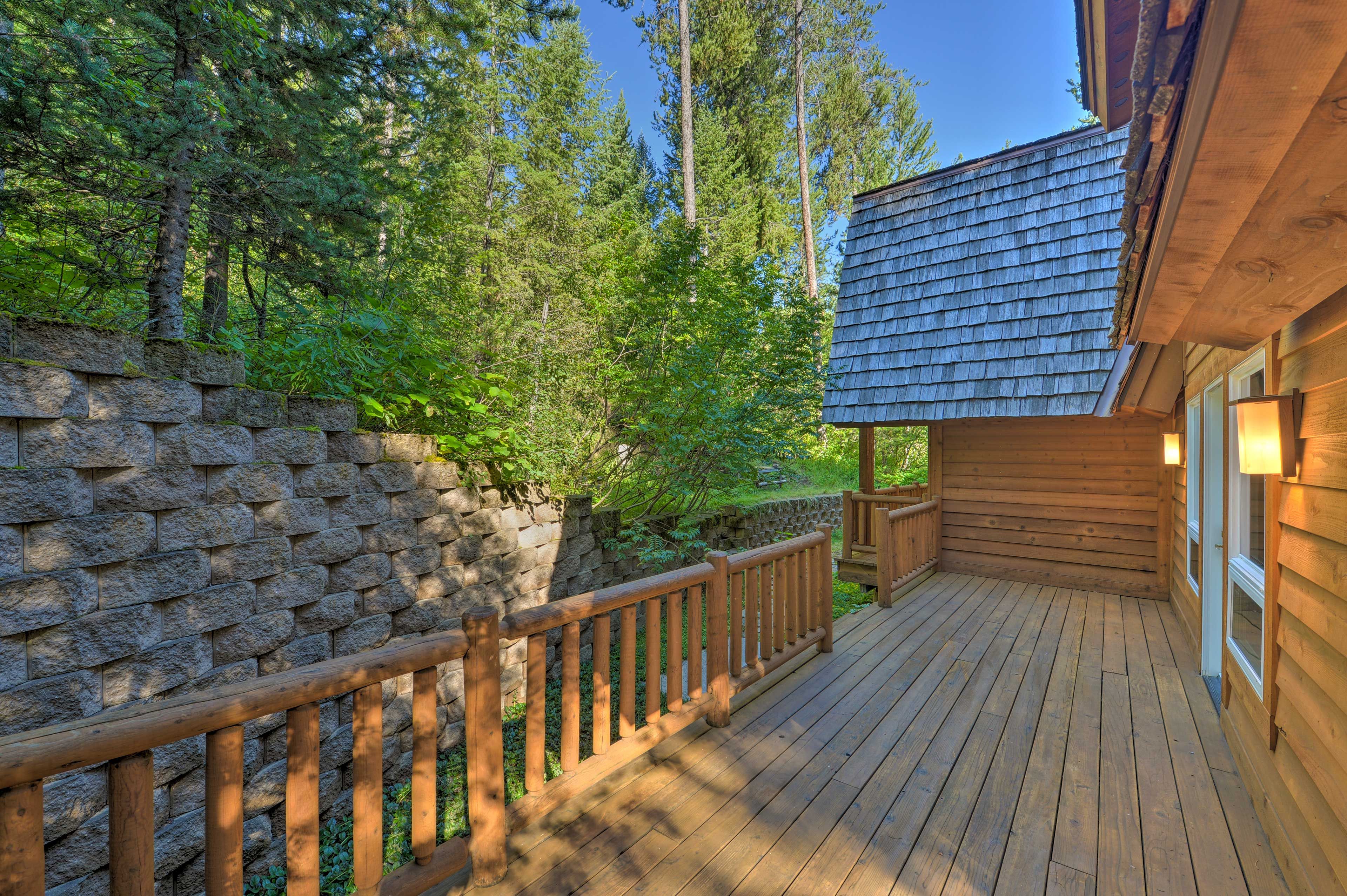 Wraparound Deck