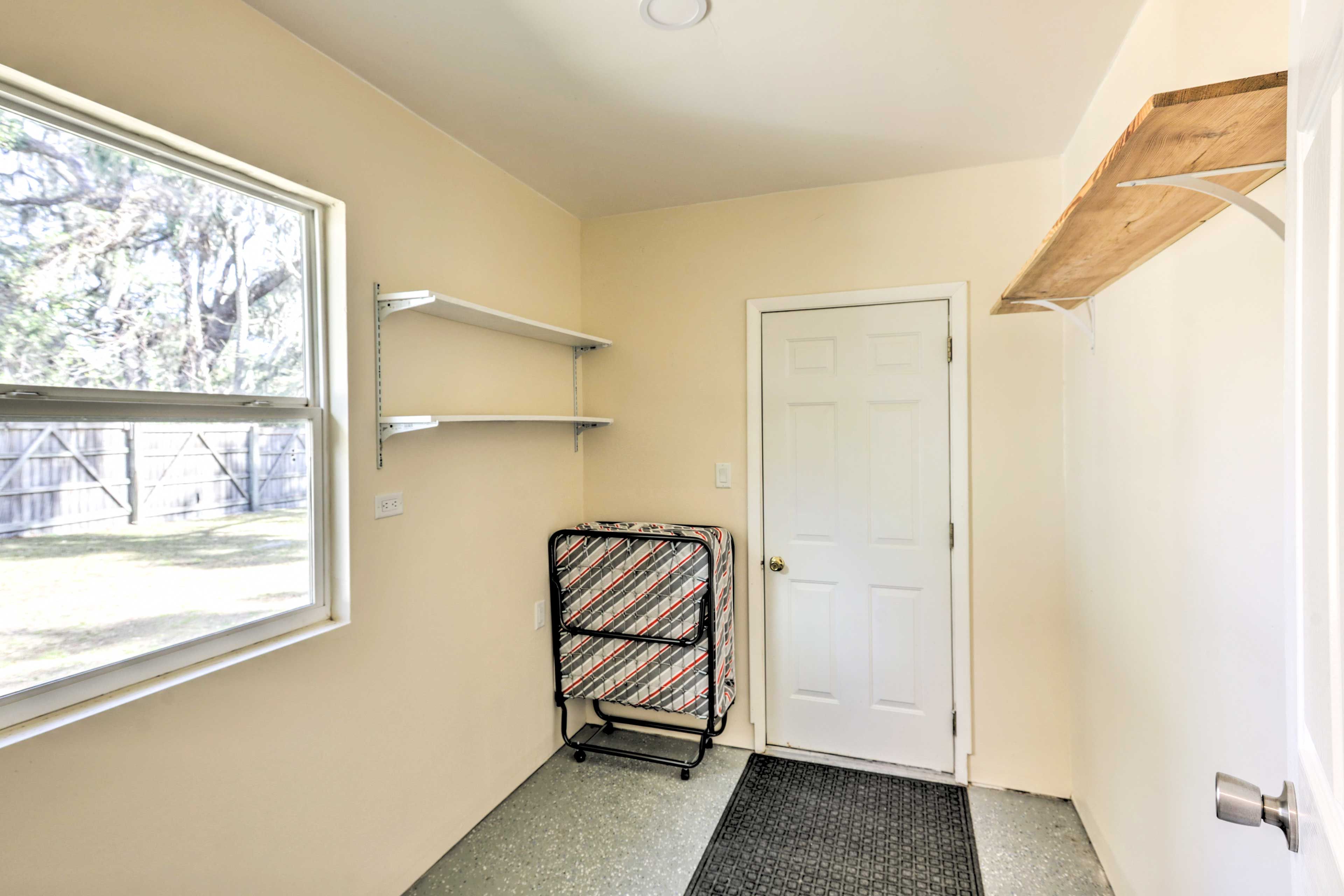 Storage Room | Foldable Twin Cot