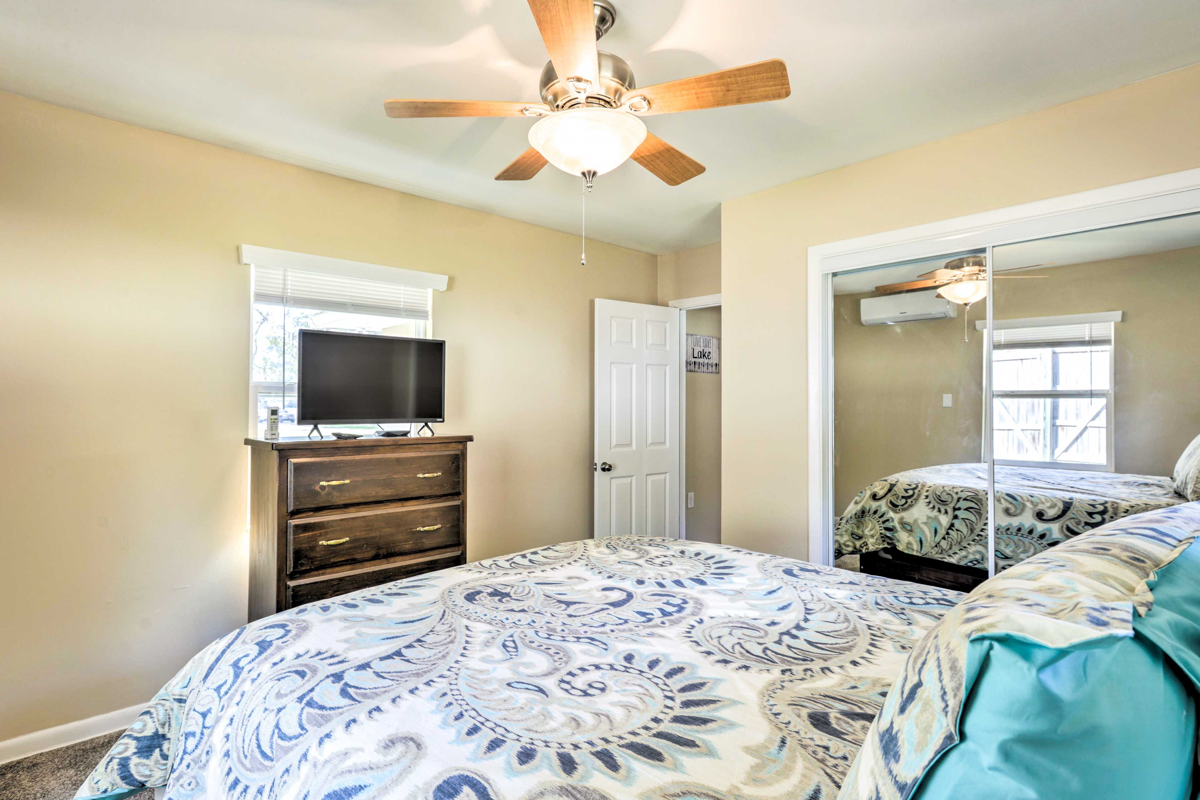 Bedroom 1 | Smart TV
