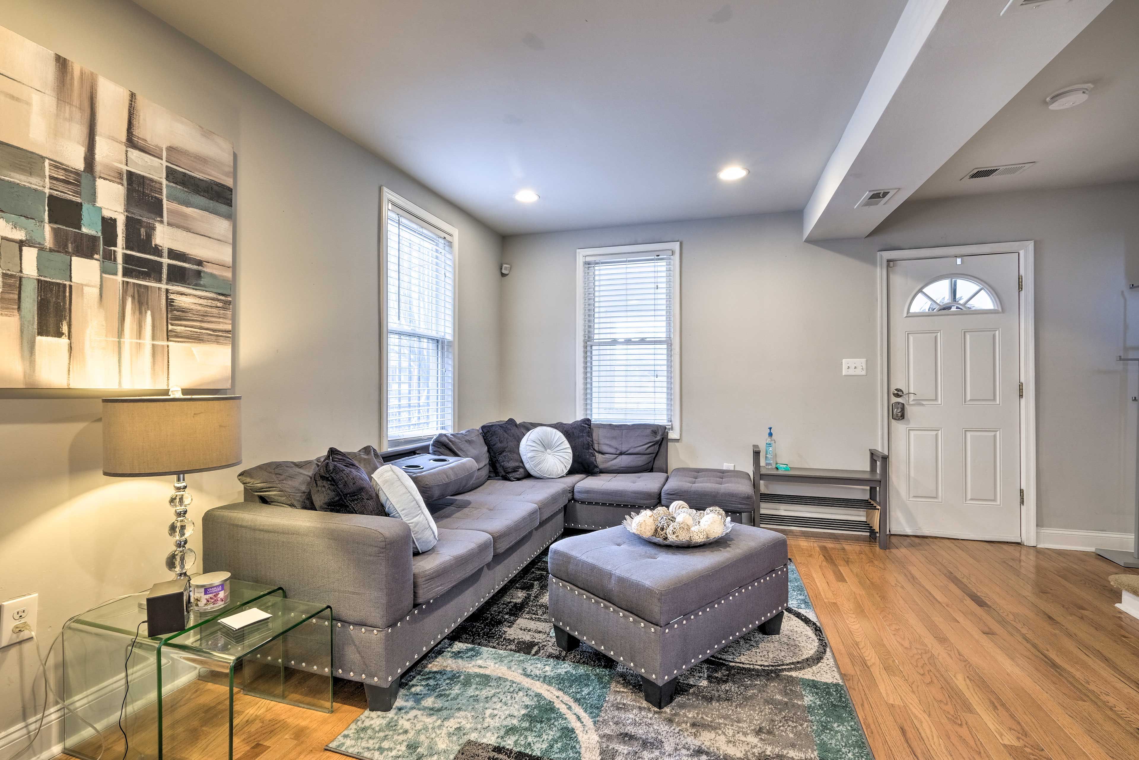 Washington Vacation Rental | 3BR | 1.5BA | 2 Steps to Enter | 924 Sq Ft
