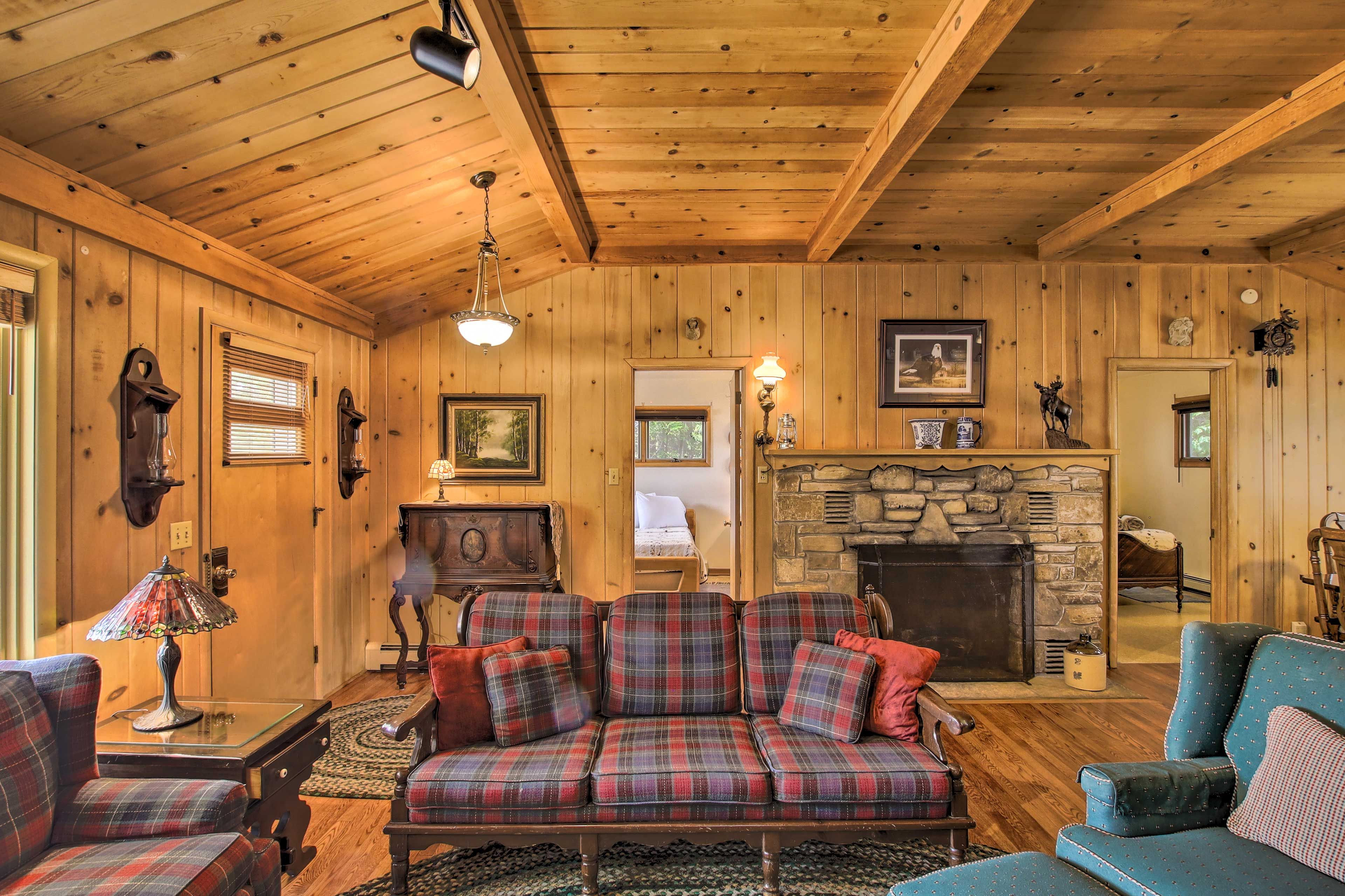 Living Room | Fireplace