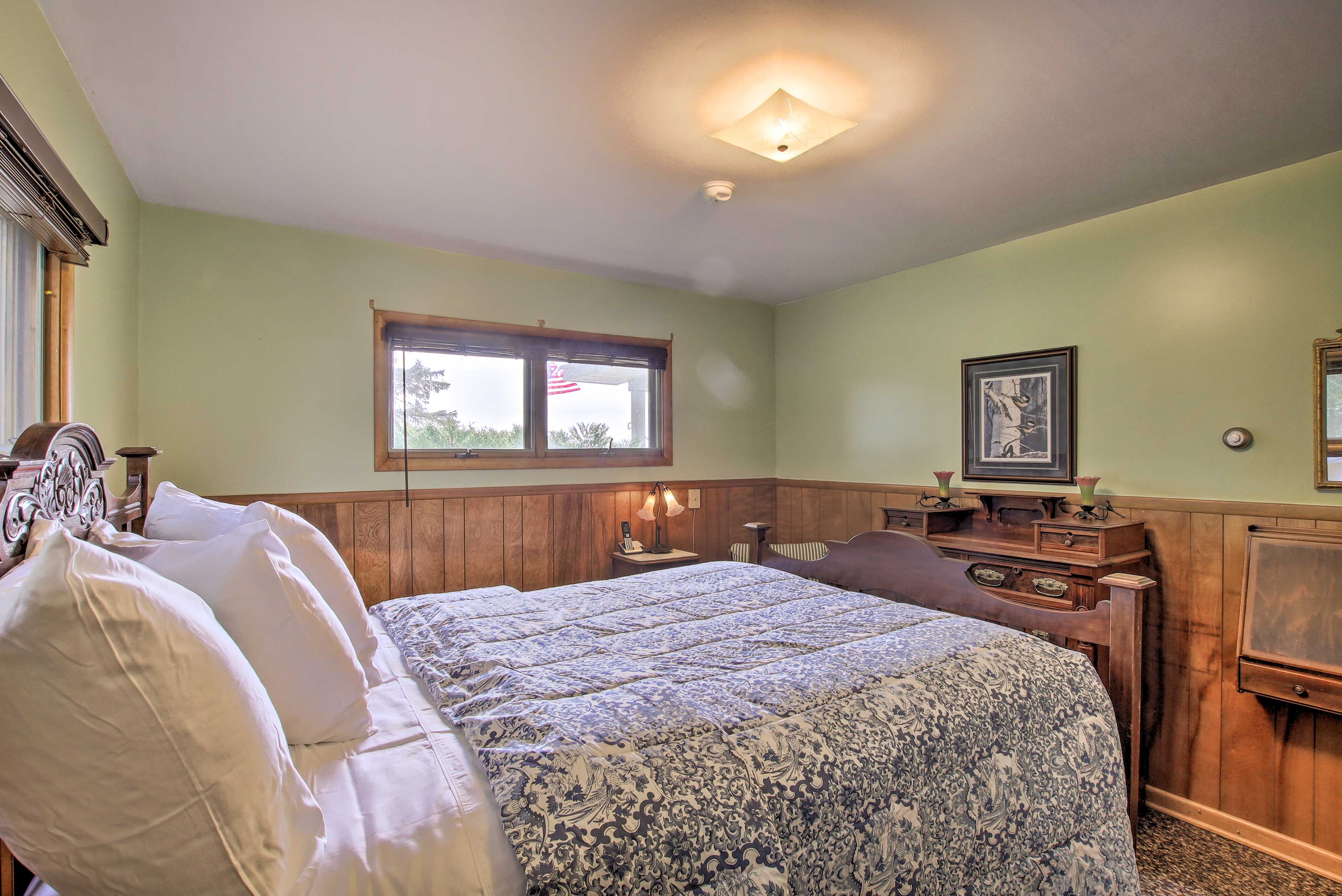 Bedroom 1 | Linens & Towels Provided