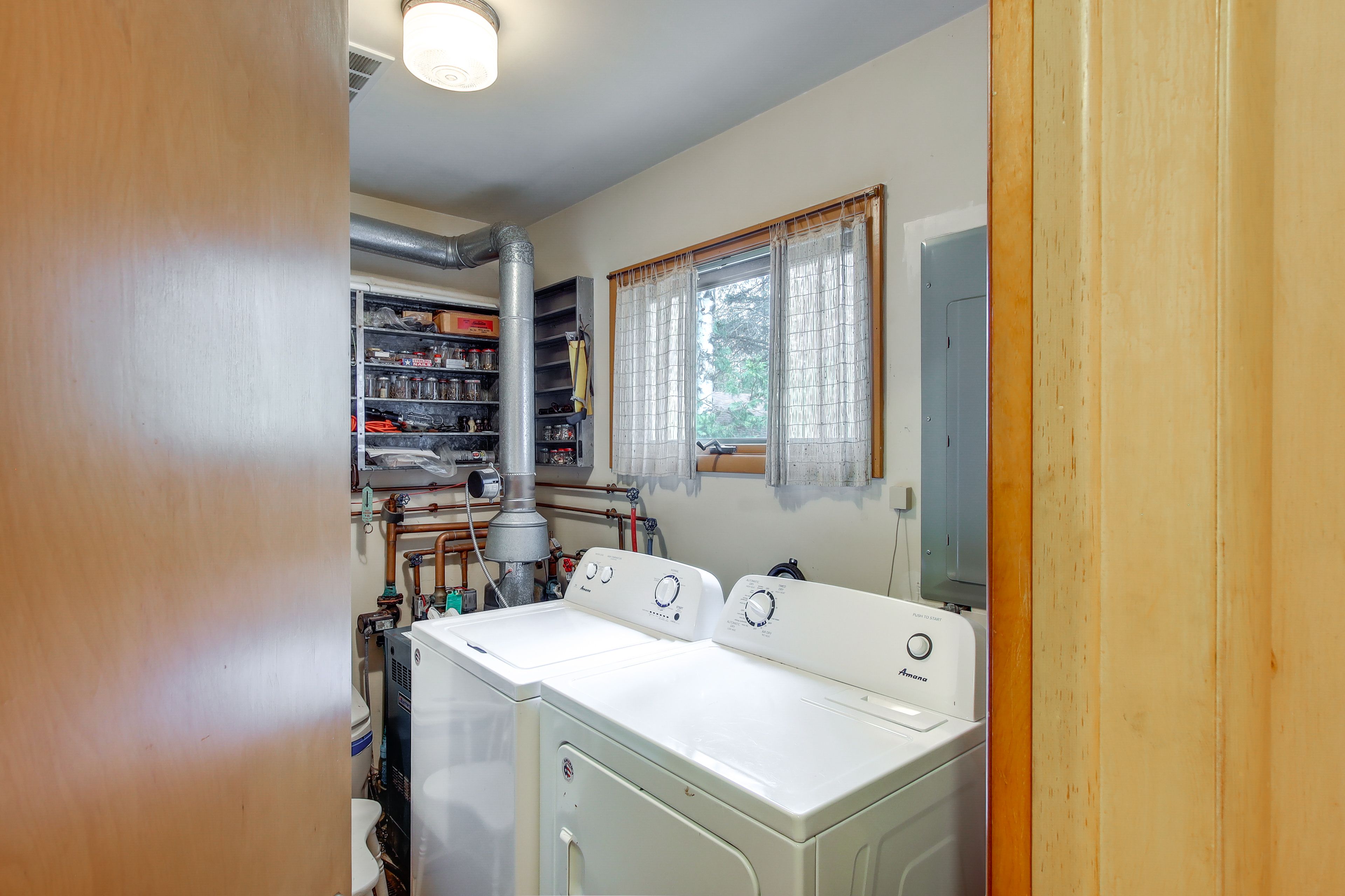 Laundry Room | Laundry Detergent Provided