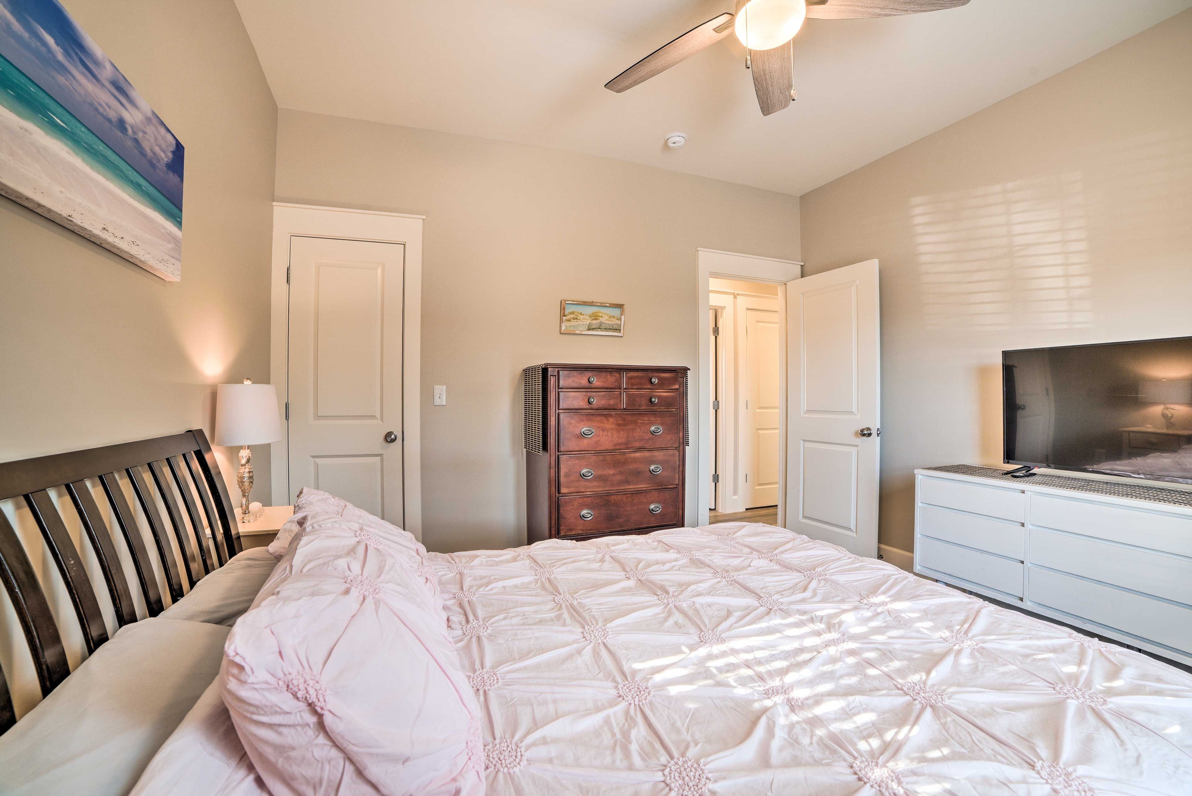 Bedroom 2 | Smart TV