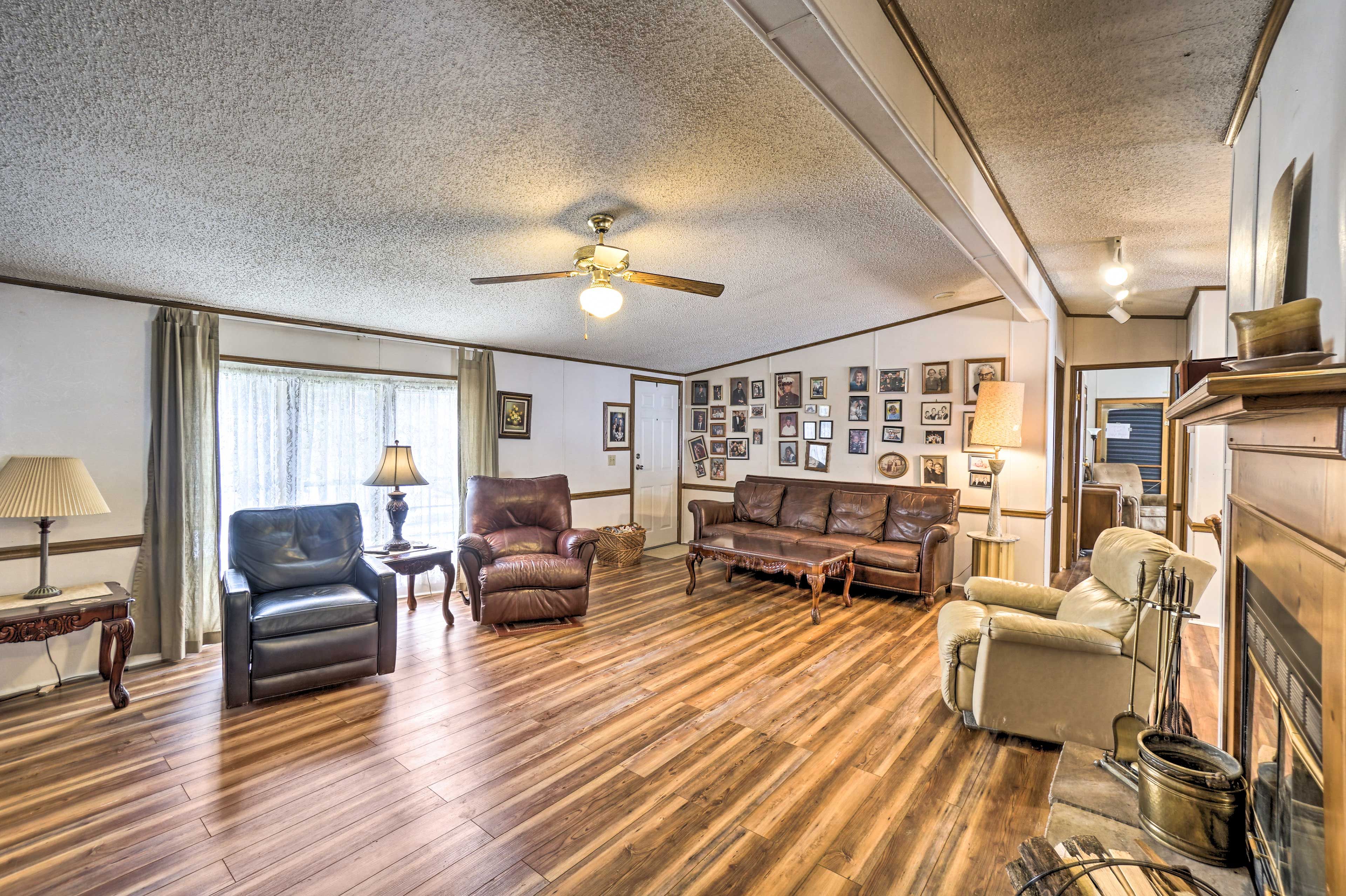 Living Room | Free WiFi | Central A/C