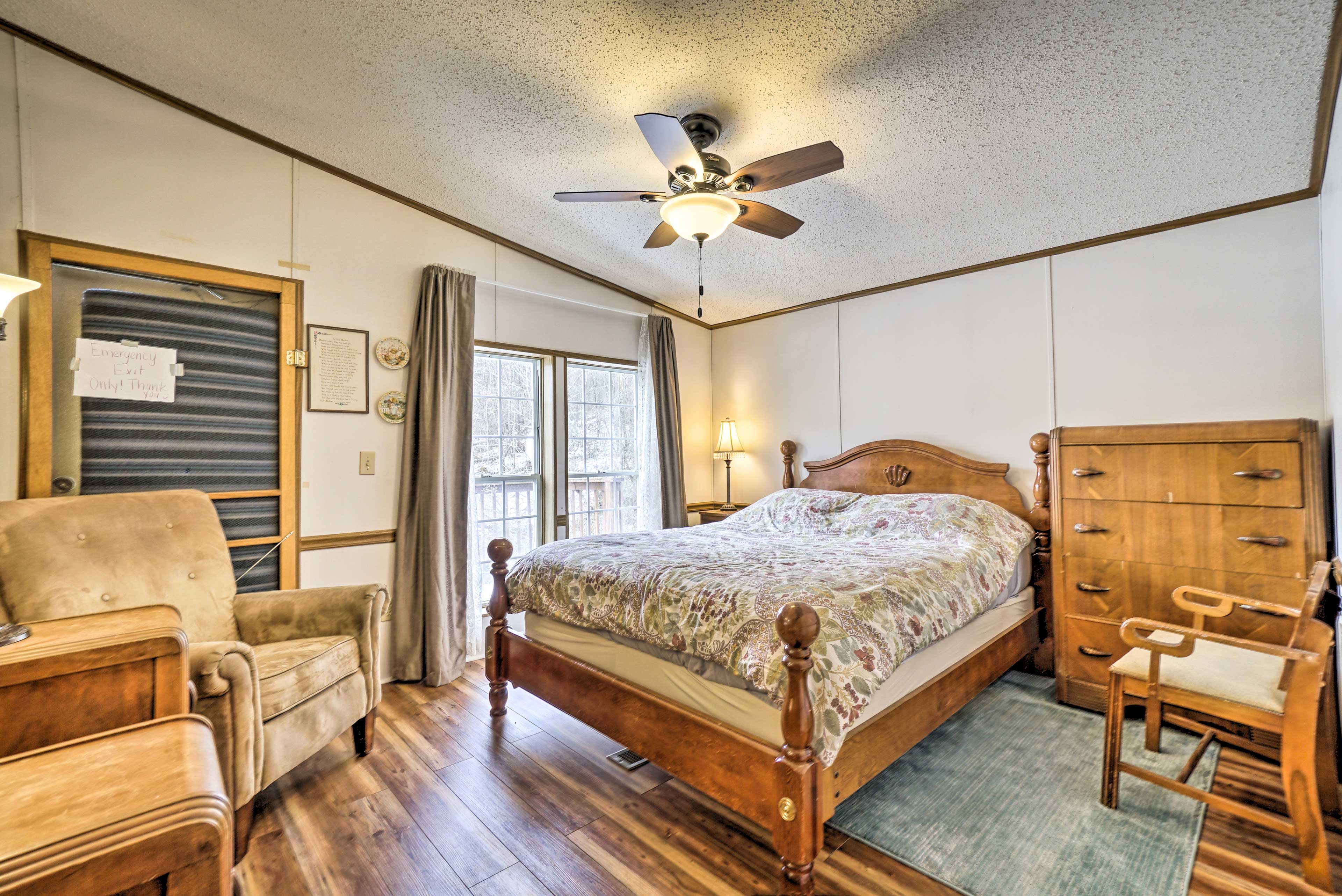 Bedroom 2 | Queen Bed