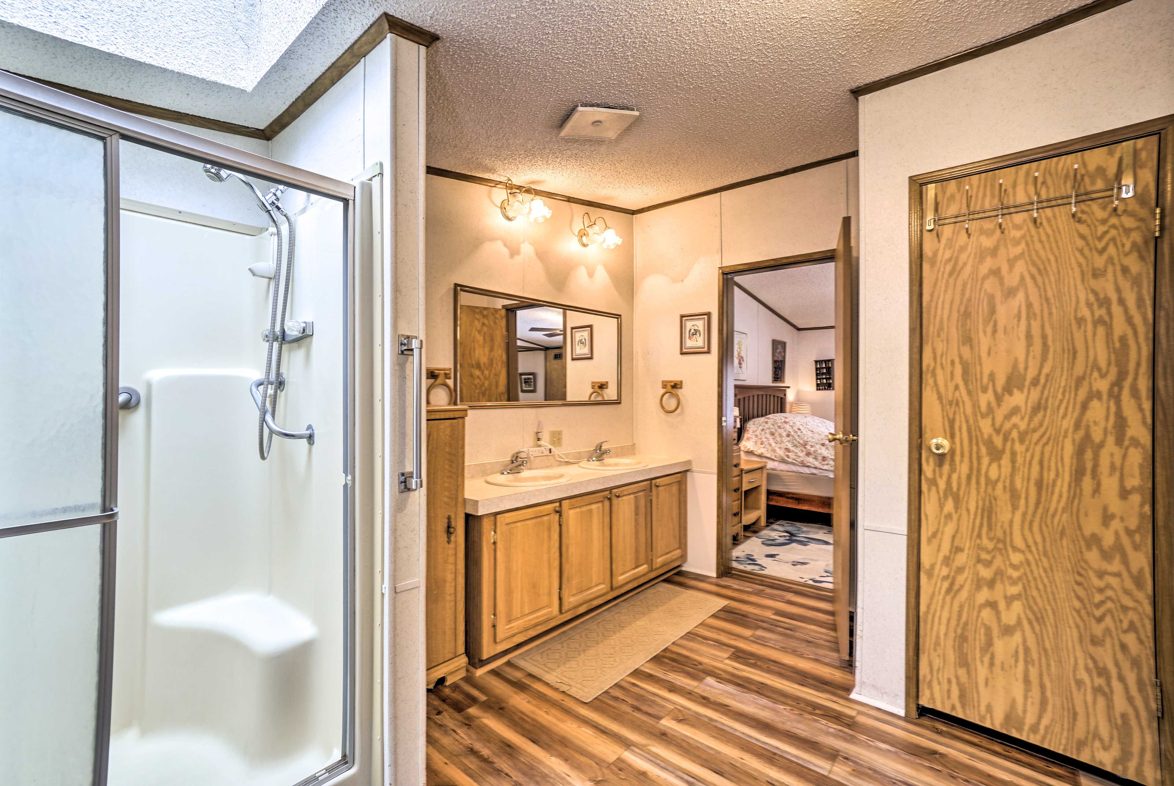 En-Suite Bathroom | Towels Provided | Hair Dryer