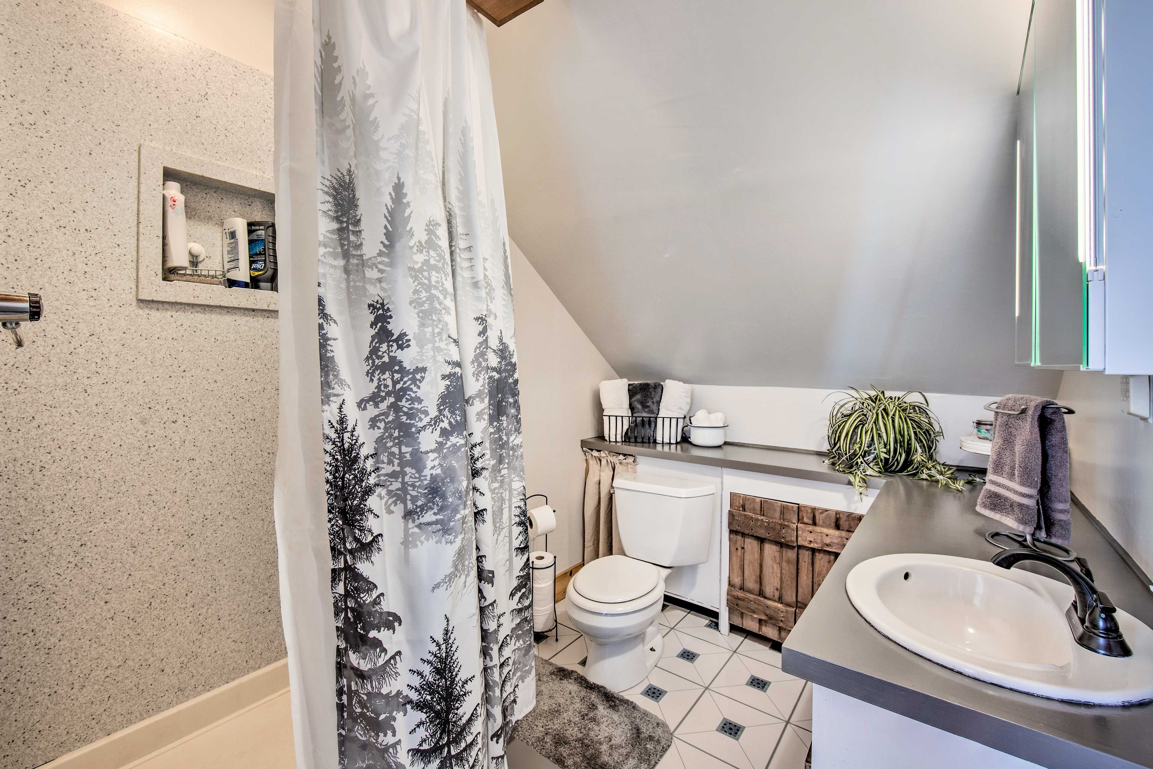 Bathroom | Linens & Towels Provided