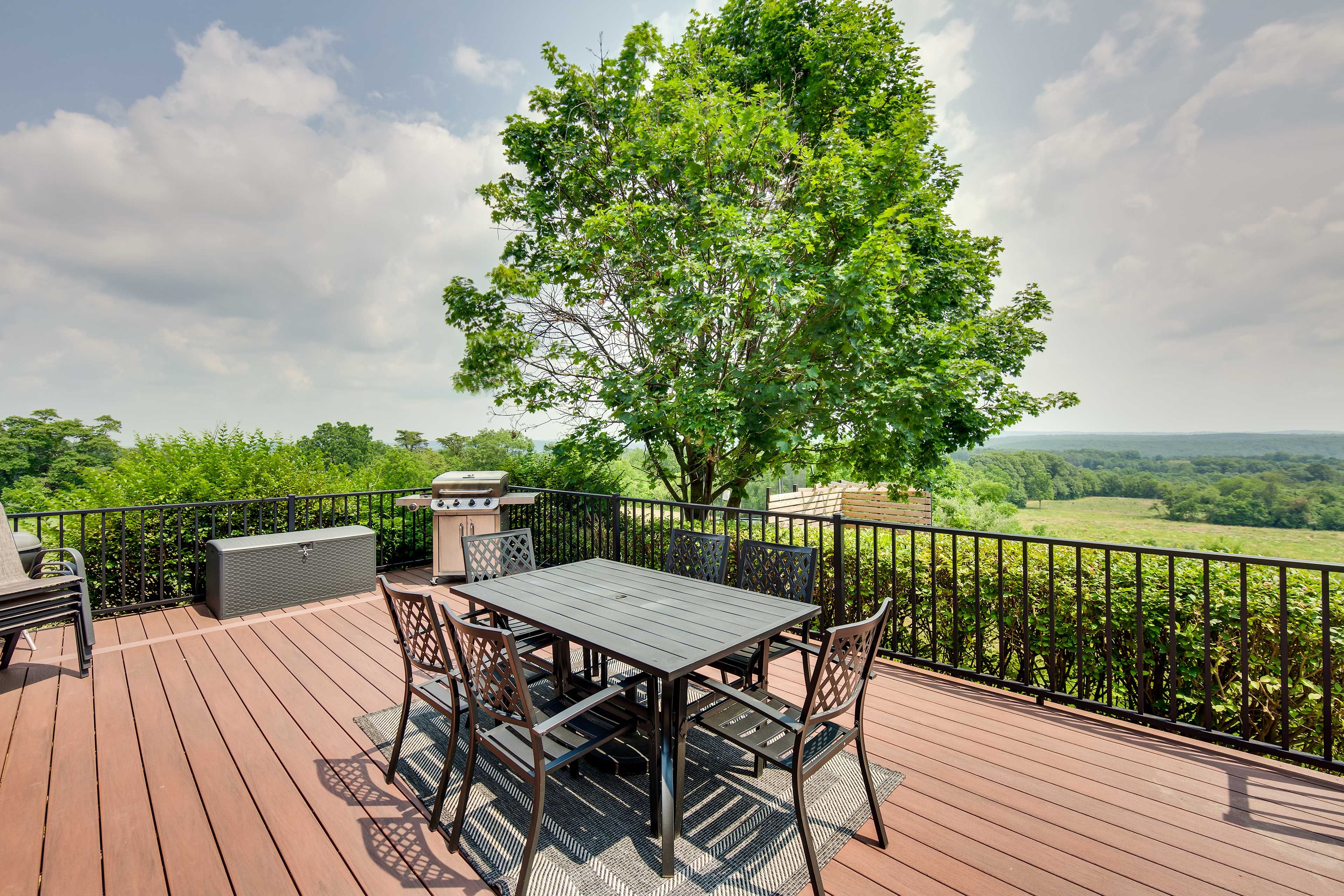 Private Deck | Hot Tub | Outdoor Dining Area | Gas Grill