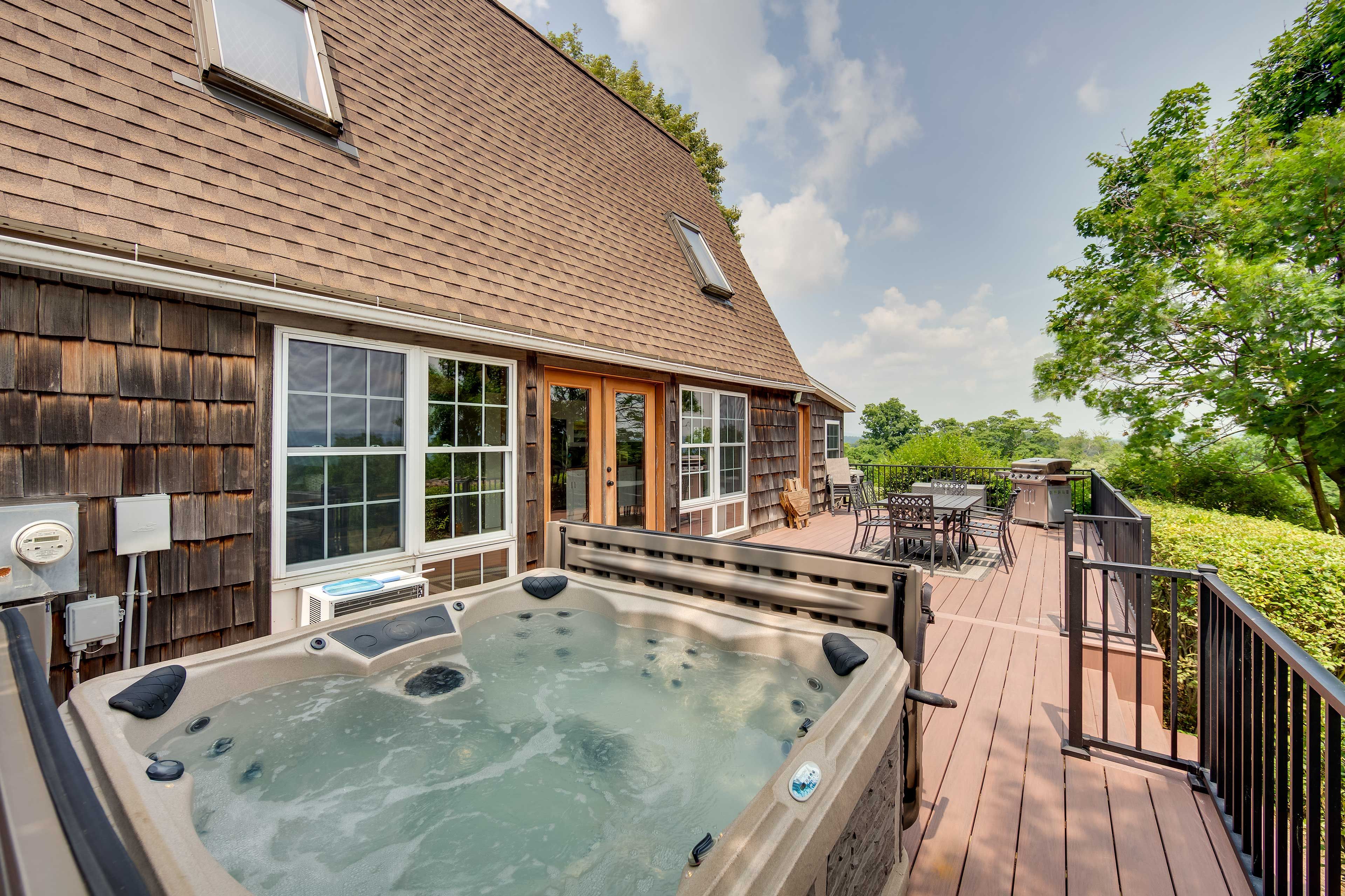 Mount Pleasant Mills Vacation Rental | 3BR | 2BA | Stairs Required | 1,520 Sq Ft