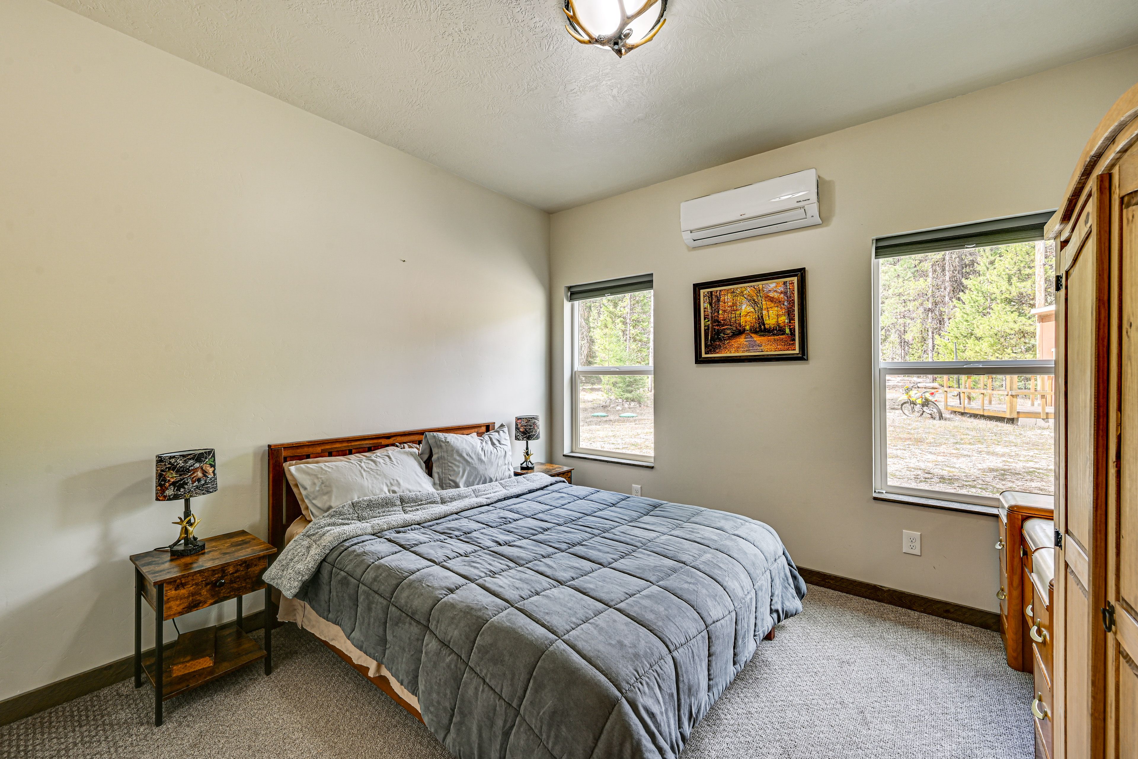 Bedroom 1 | Queen Bed | 1st Floor
