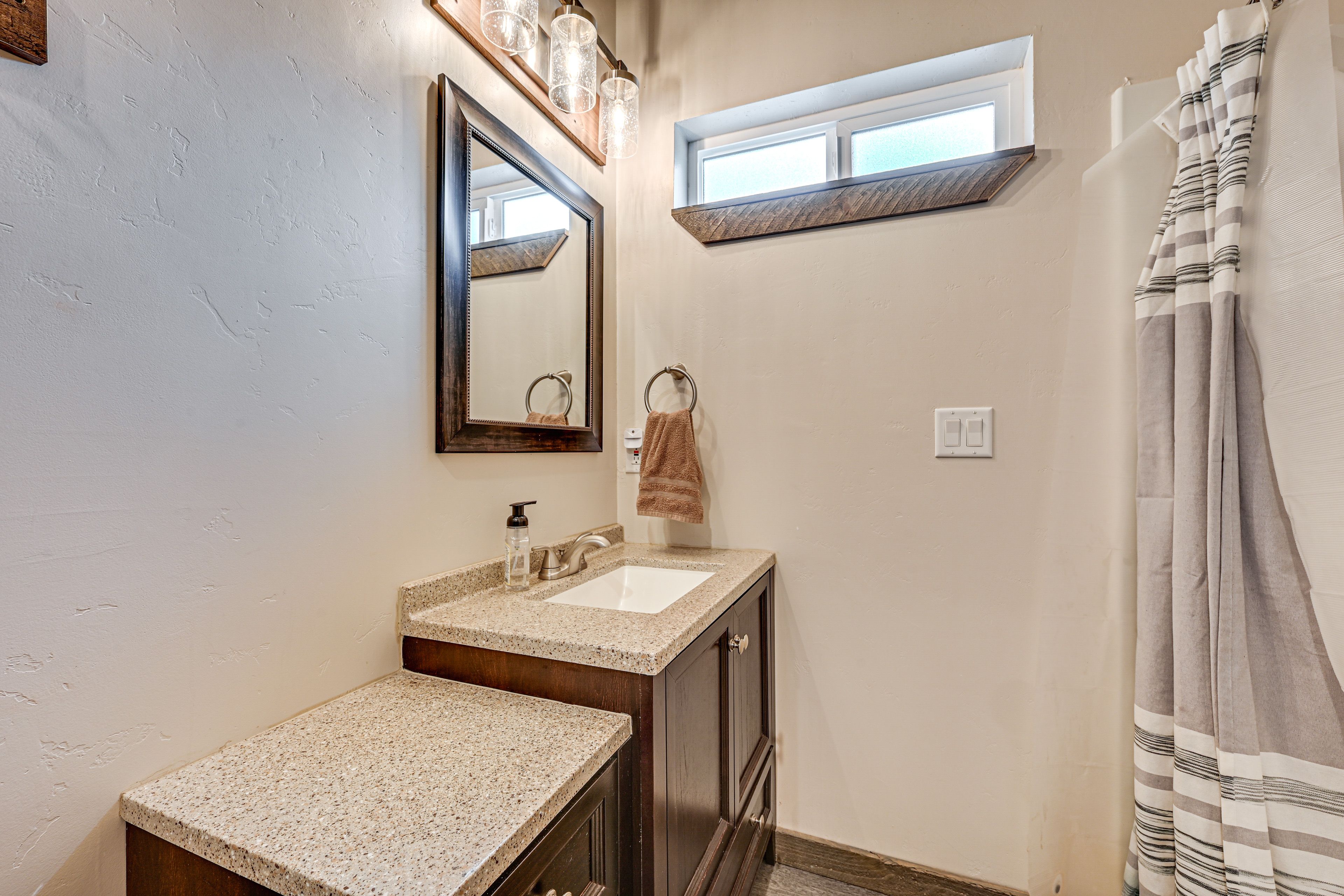 Full Bathroom | 1st Floor