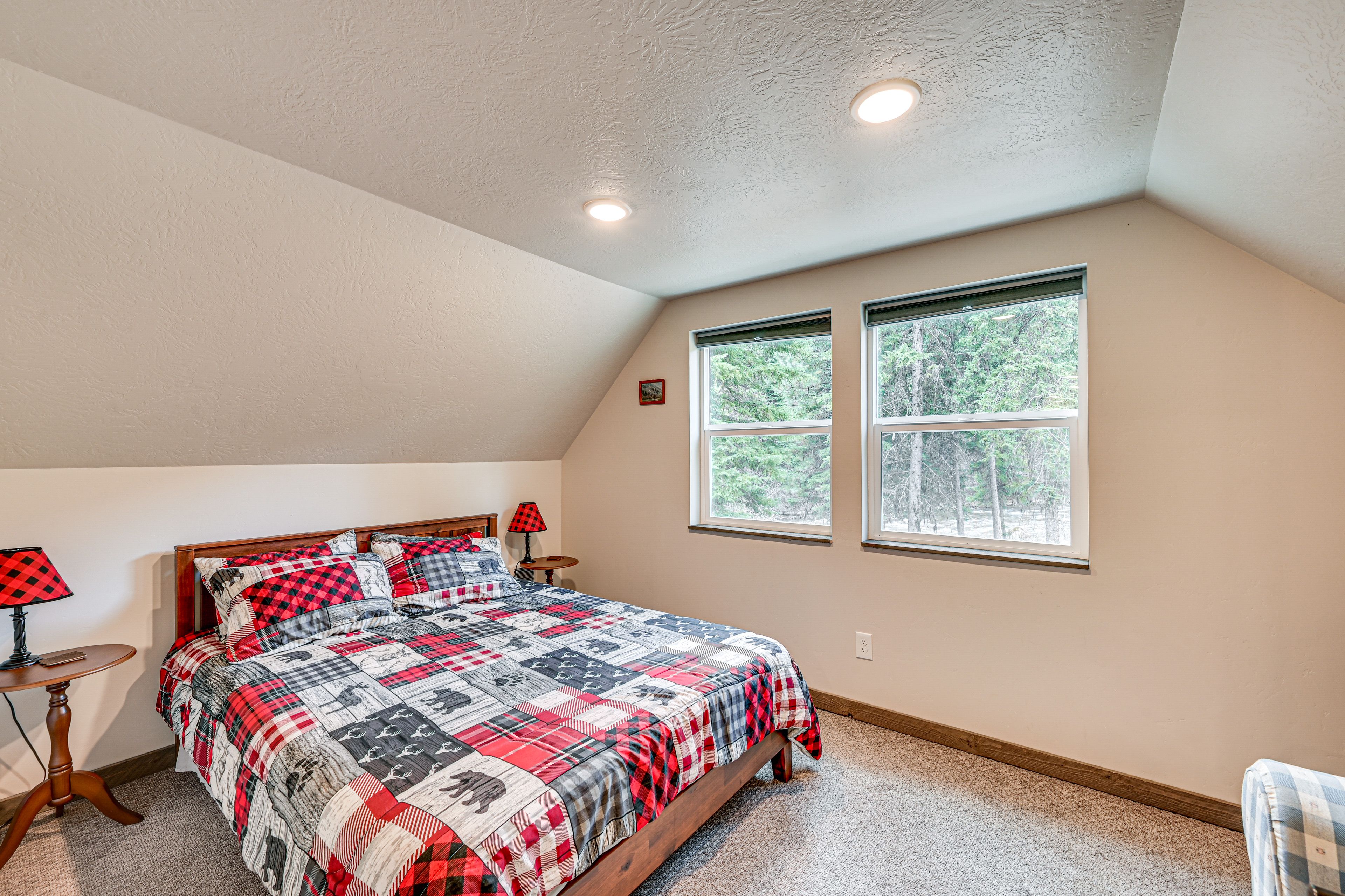 Bedroom 2 | Queen Bed | 2nd Floor