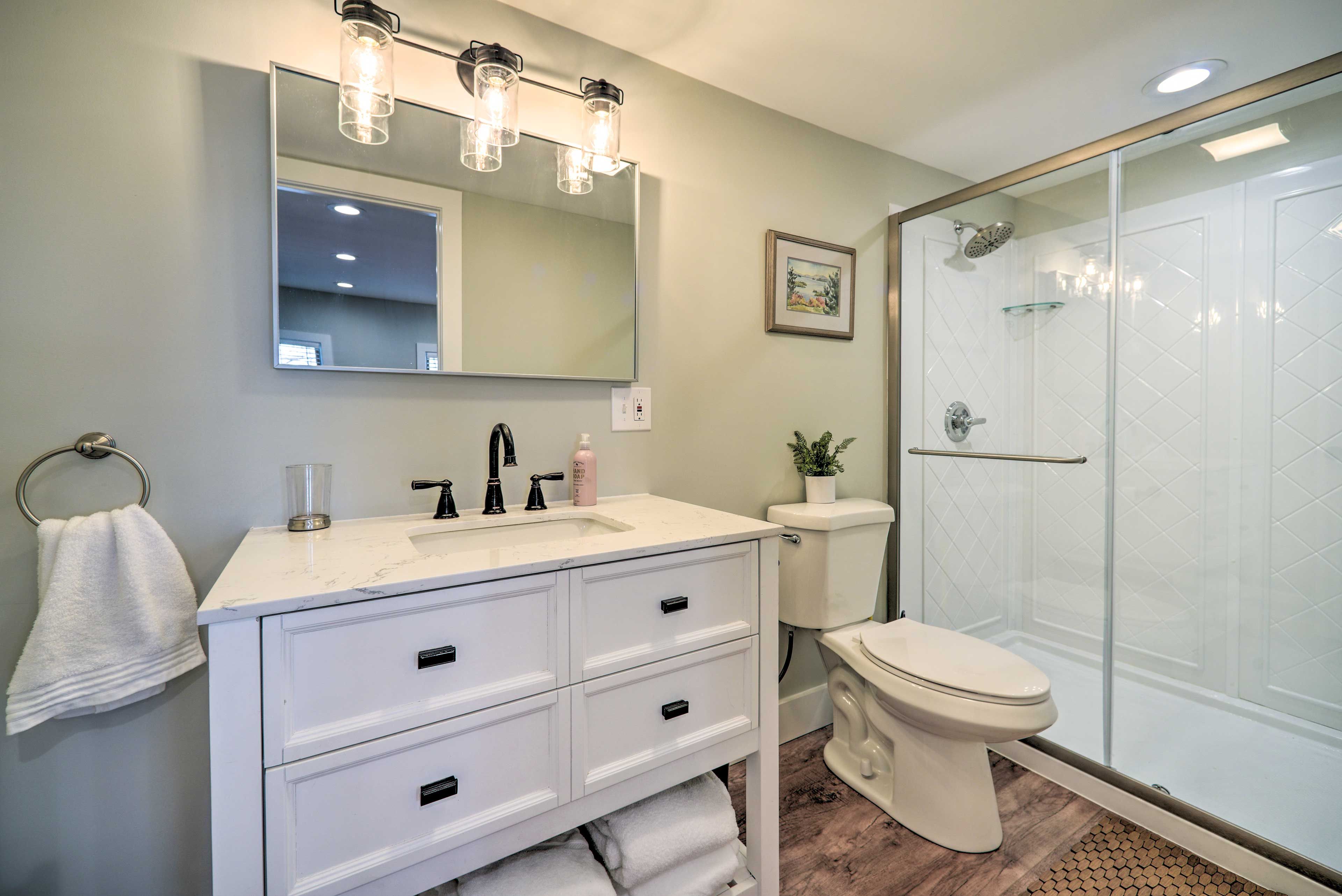 Full Bathroom | Hair Dryer