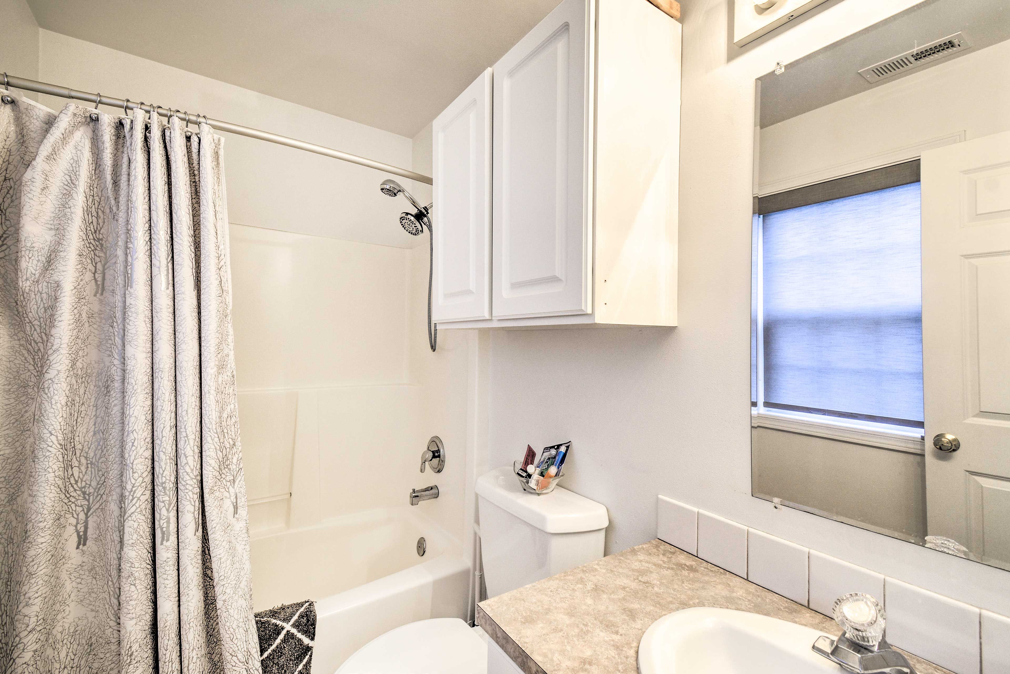 Full Bathroom | Complimentary Toiletries | Hair Dryer | Towels Provided