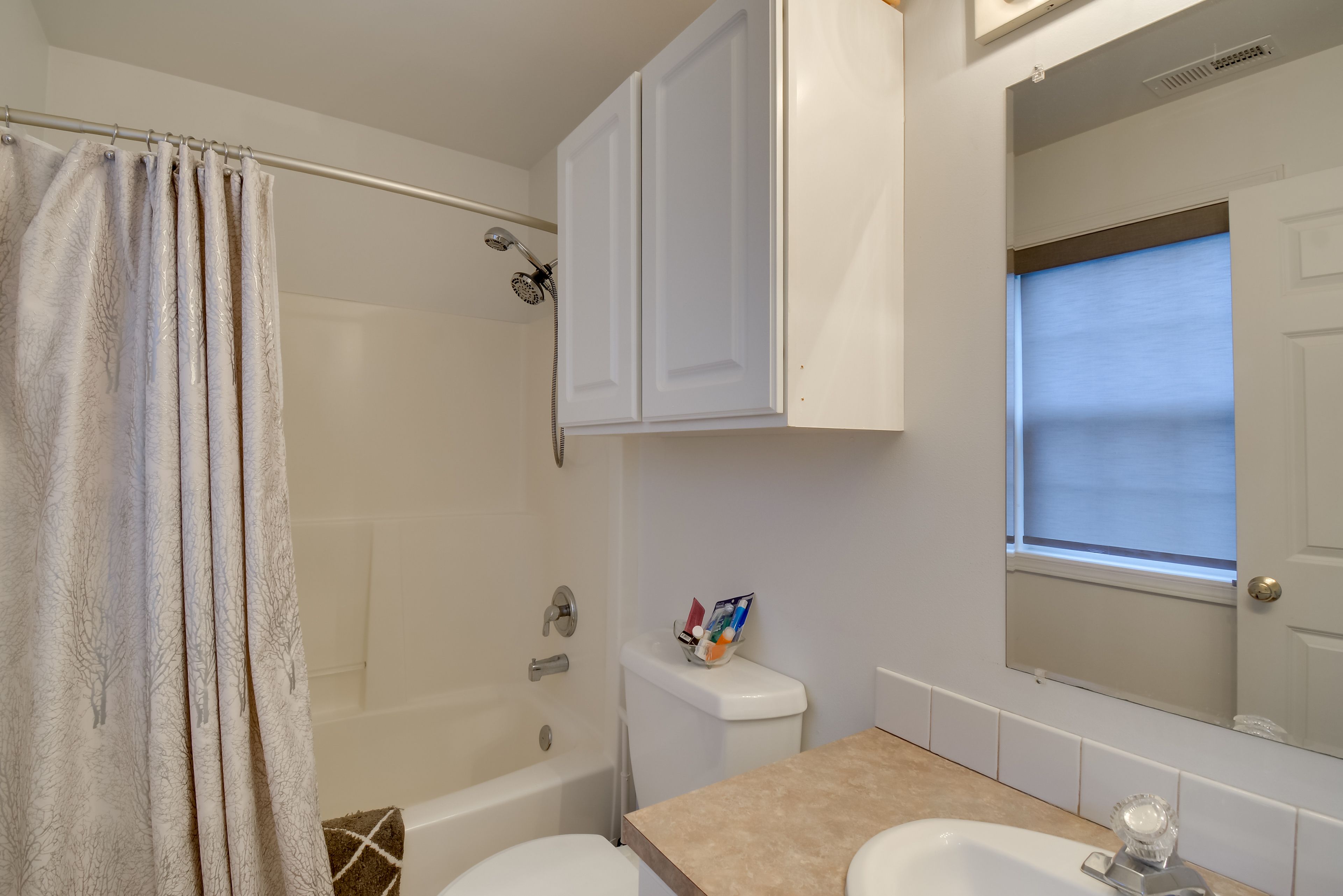 Full Bathroom | Complimentary Toiletries | Hair Dryer | Towels Provided