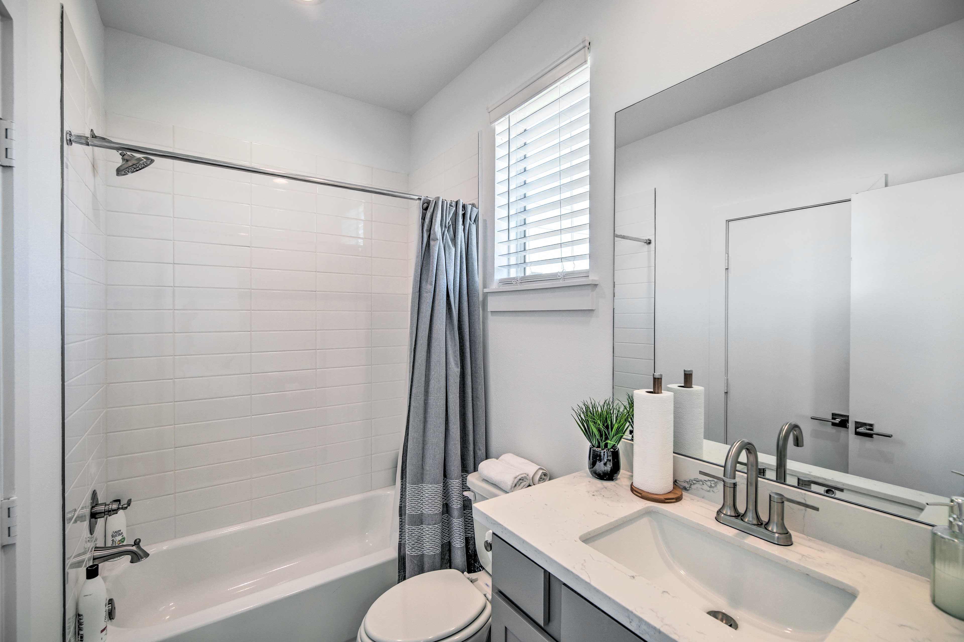 En-Suite Bathroom | Complimentary Toiletries
