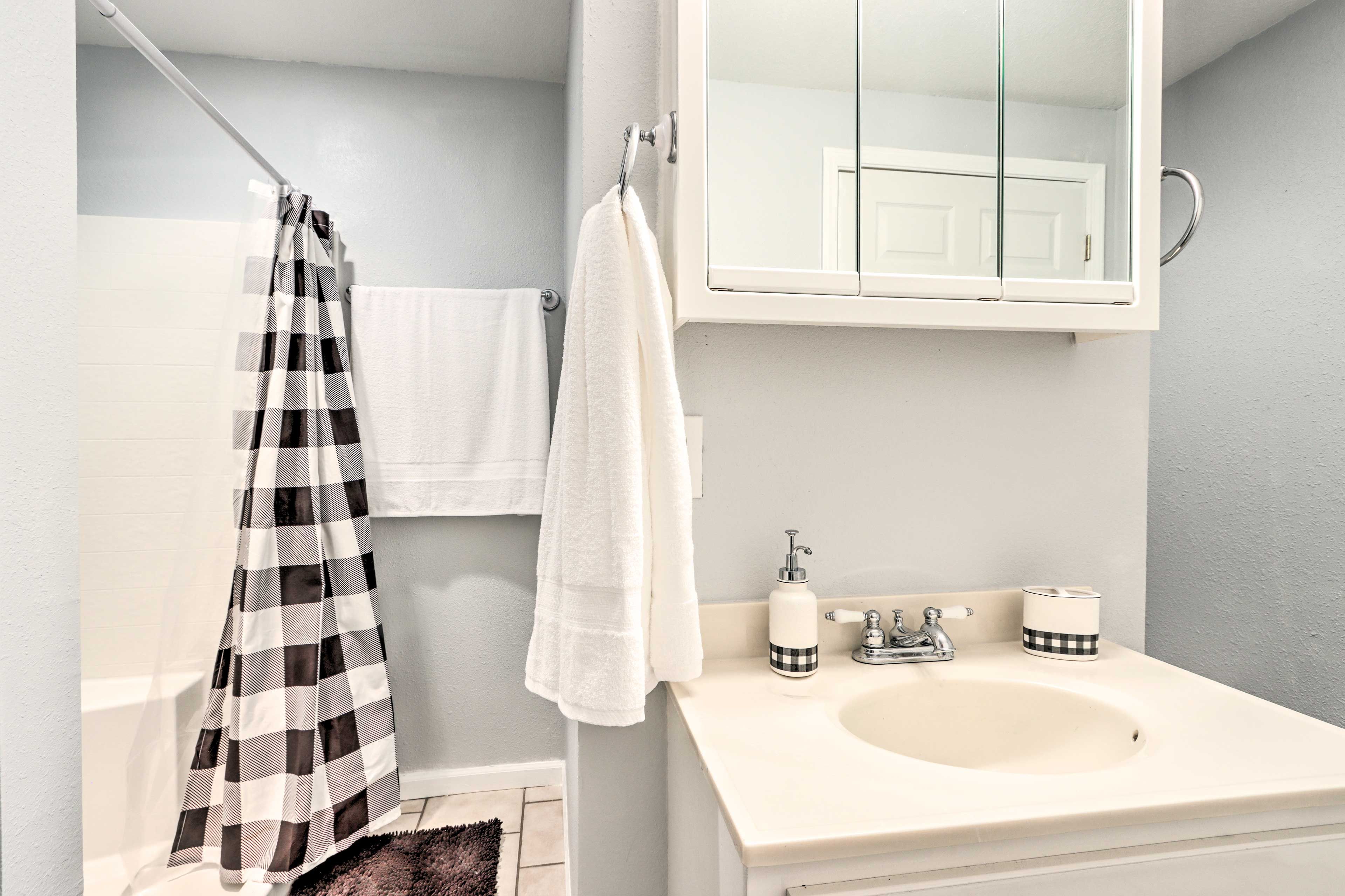 Full Bathroom | Lower Level | Roll-In Shower