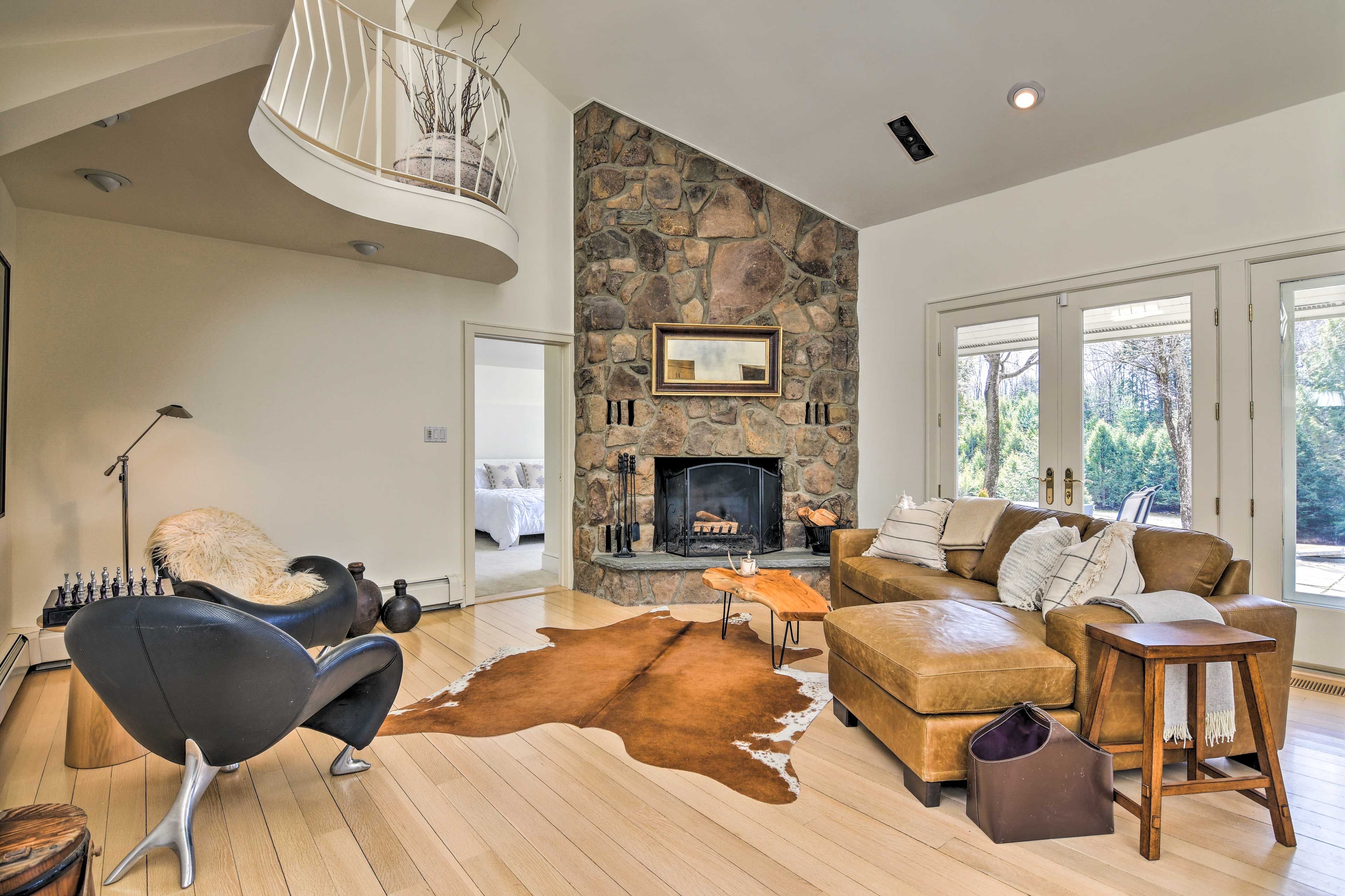 Living Room | Keyless Entry