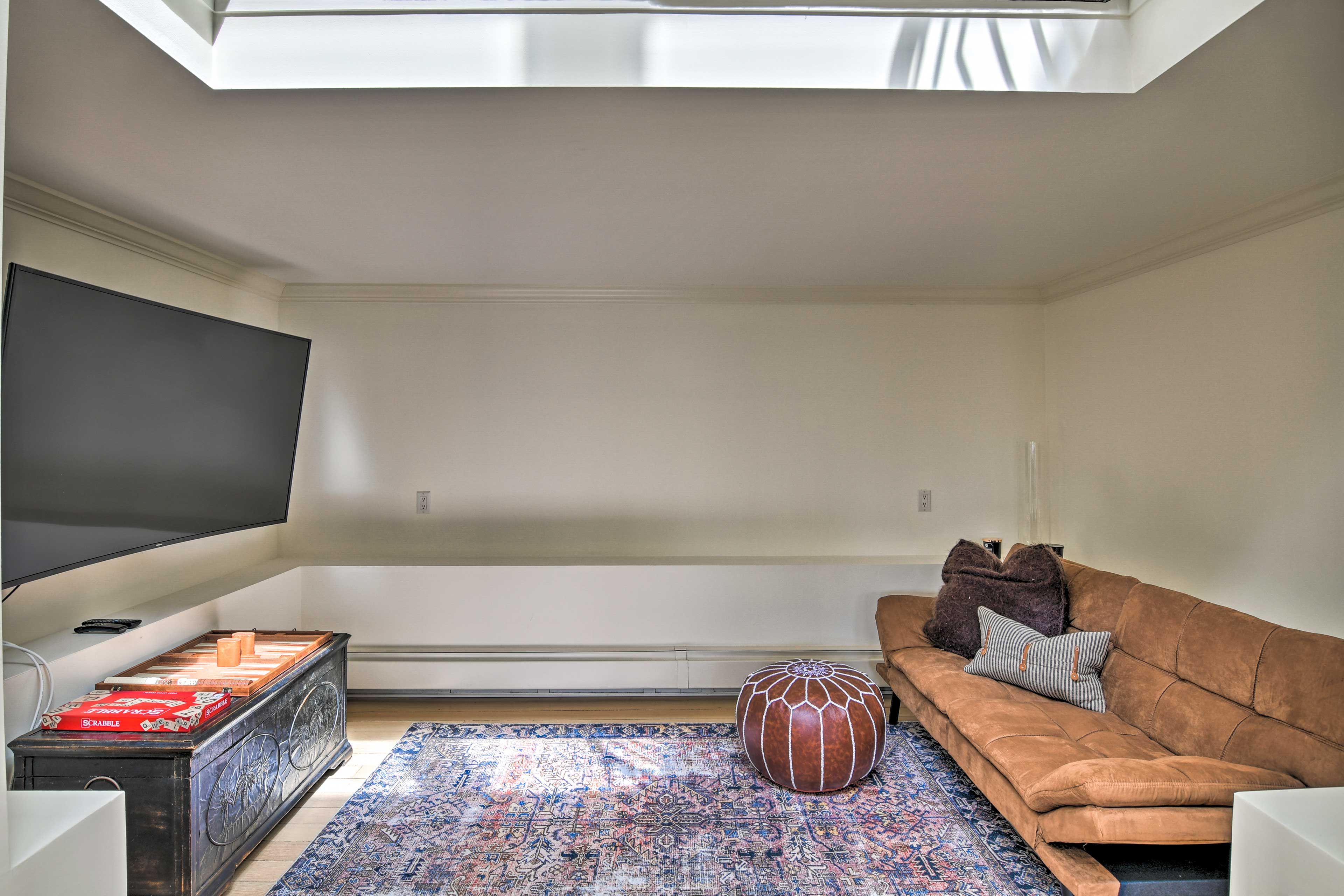 Living Room | Smart TV