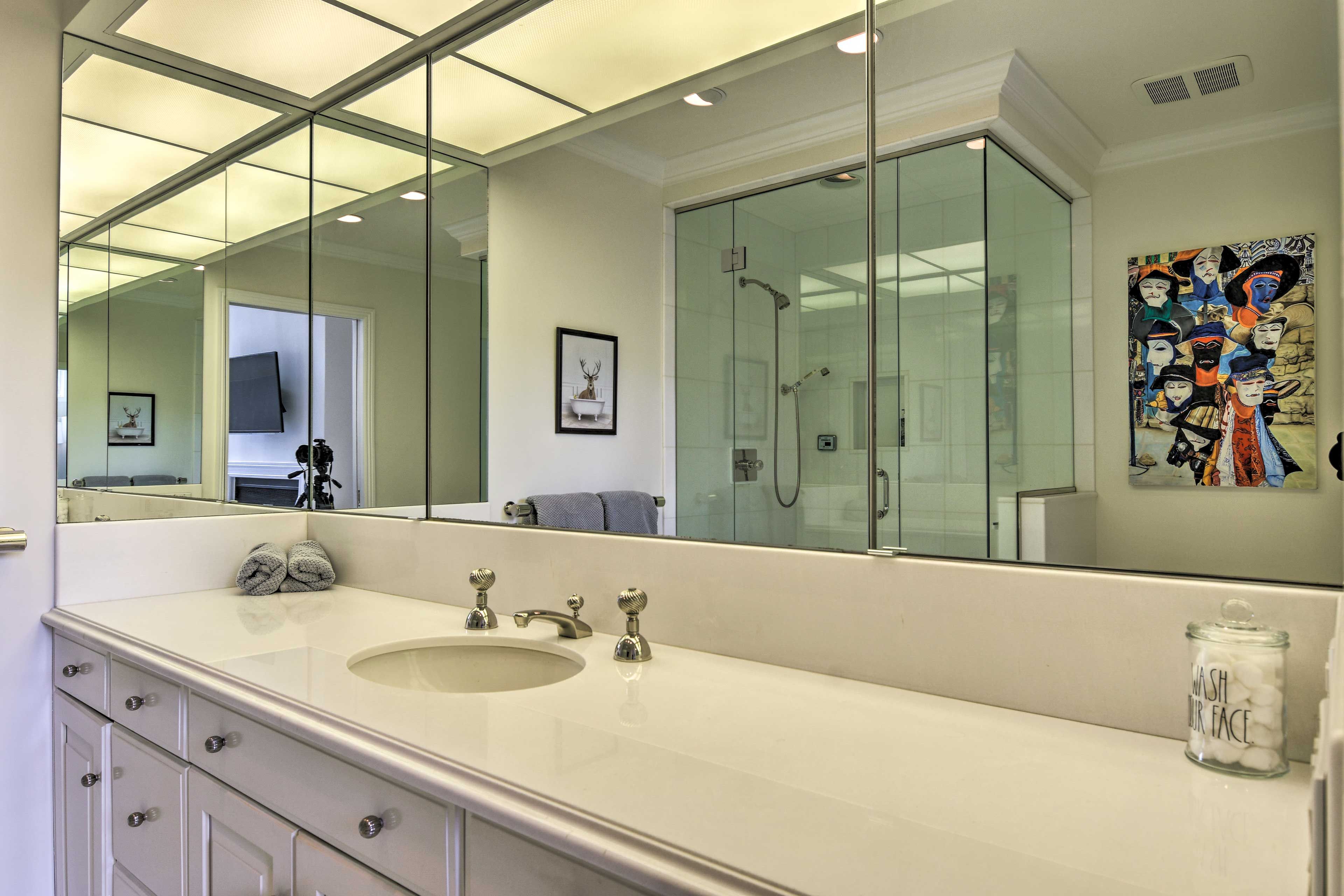 En-Suite Bathroom | Towels Provided