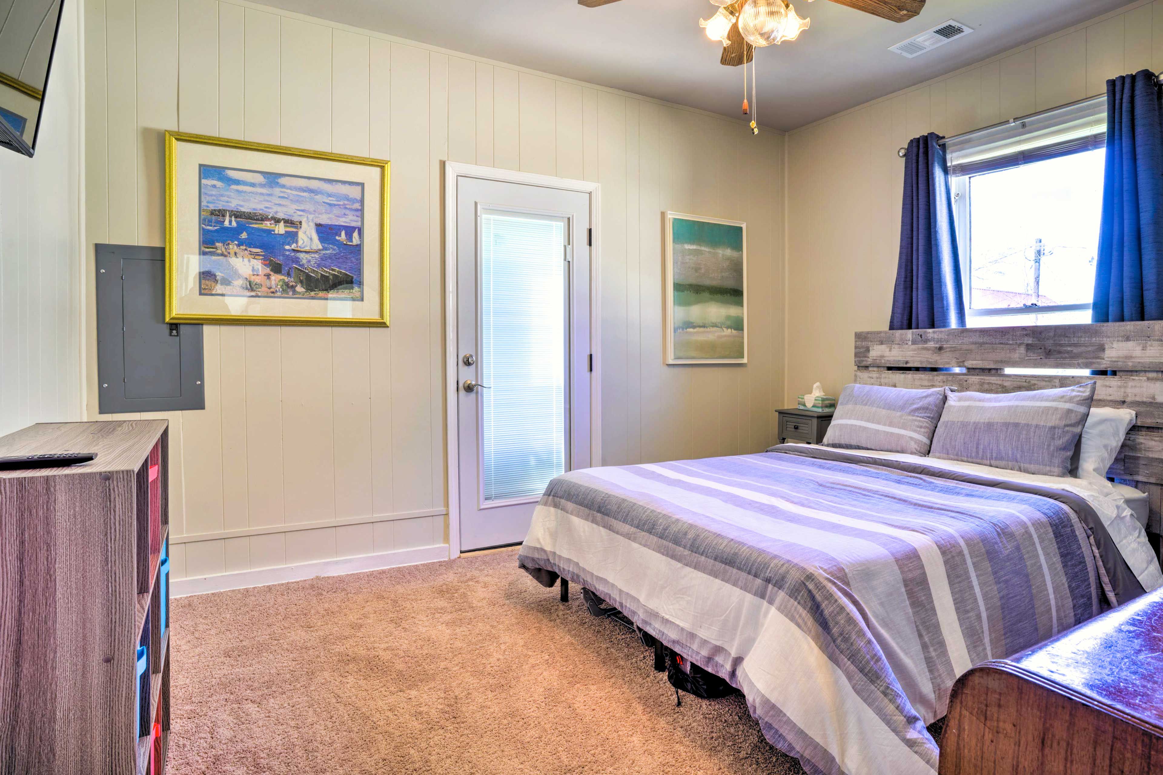 Bedroom 2 | Queen Bed