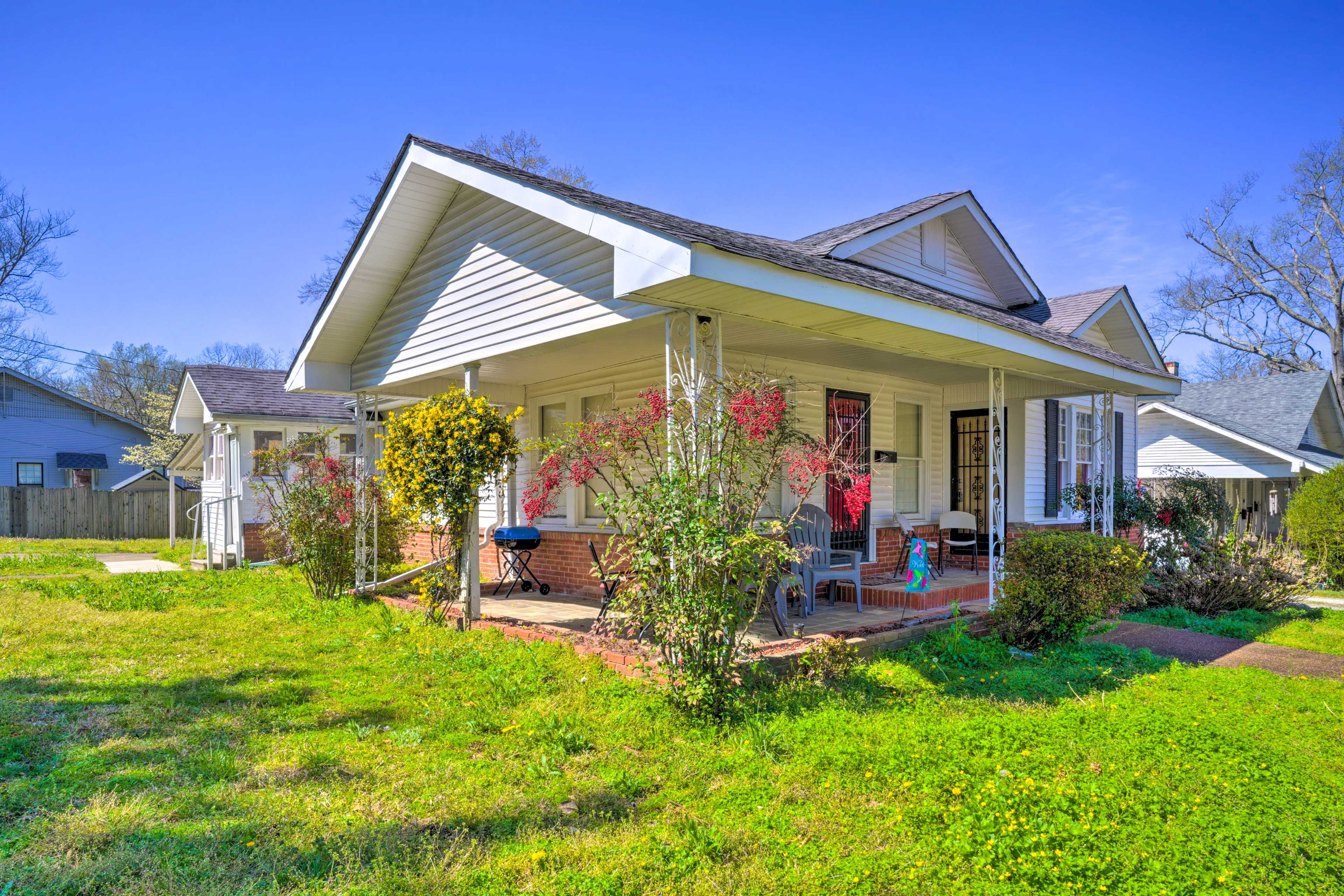Corinth Vacation Rental | 2BR | 2BA | Step-Free Access via Ramp | 1,400 Sq Ft