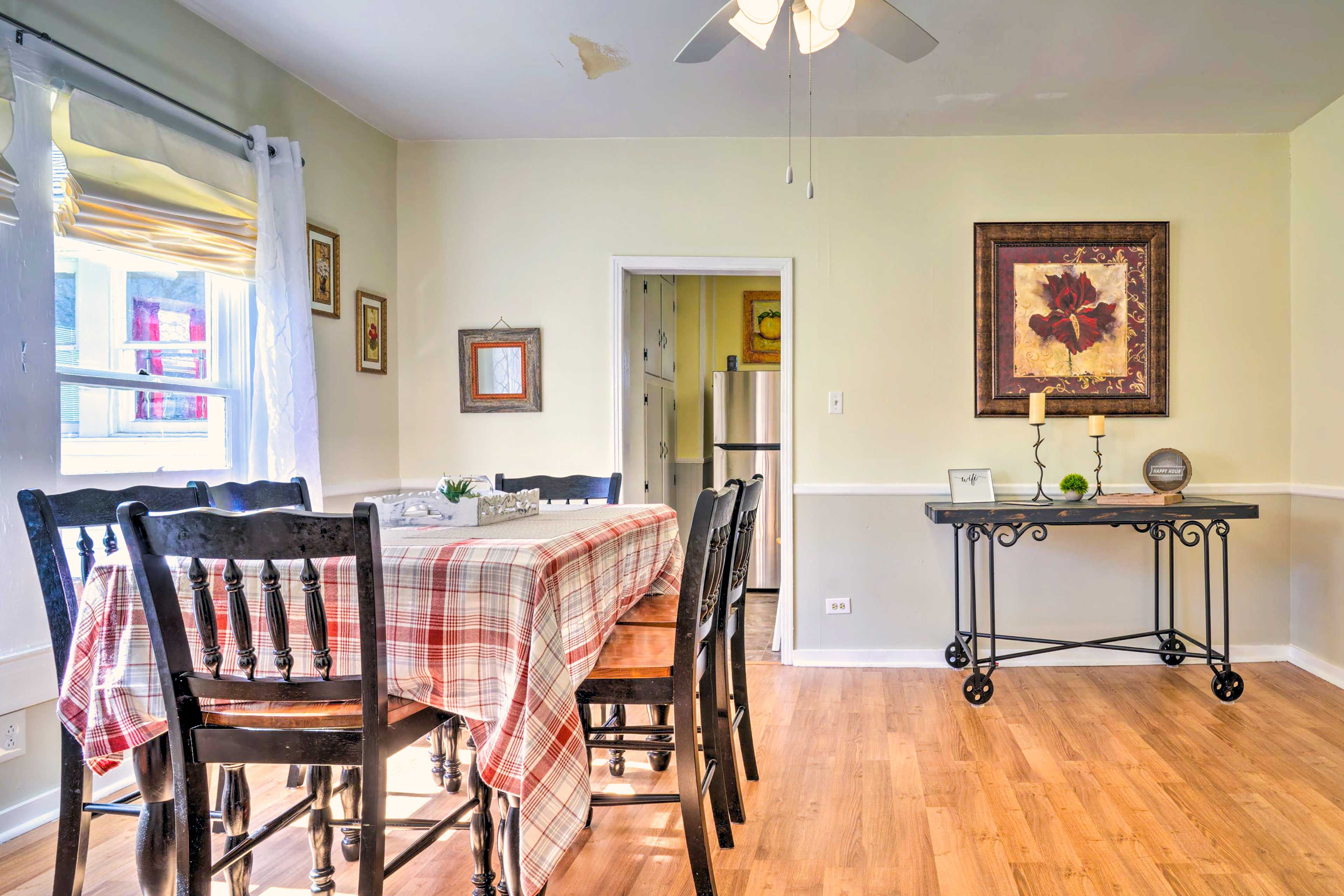 Dining Room | Dishware & Flatware Provided