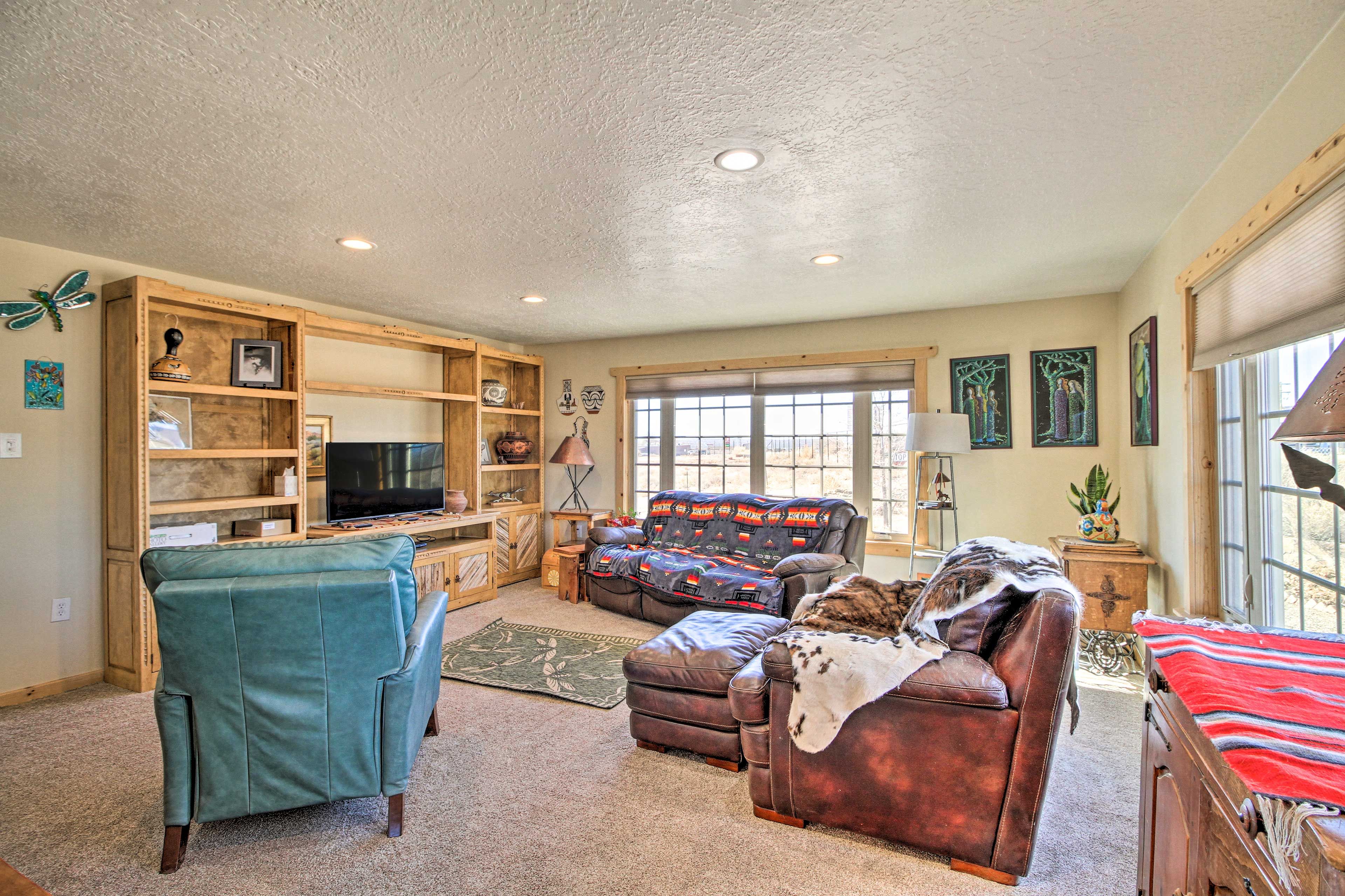 Living Room | Animals On-Site
