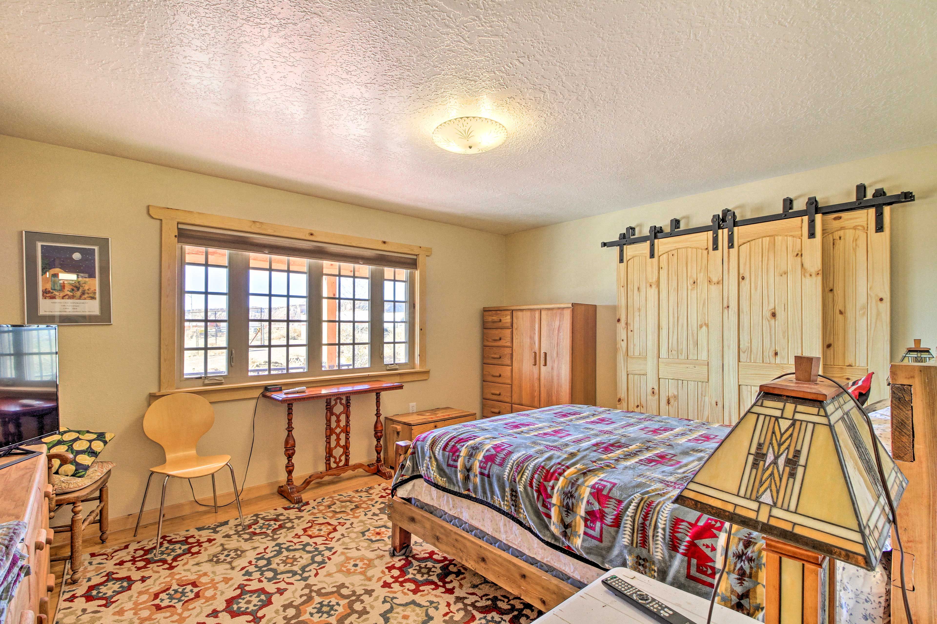 Bedroom 2 | Queen Bed