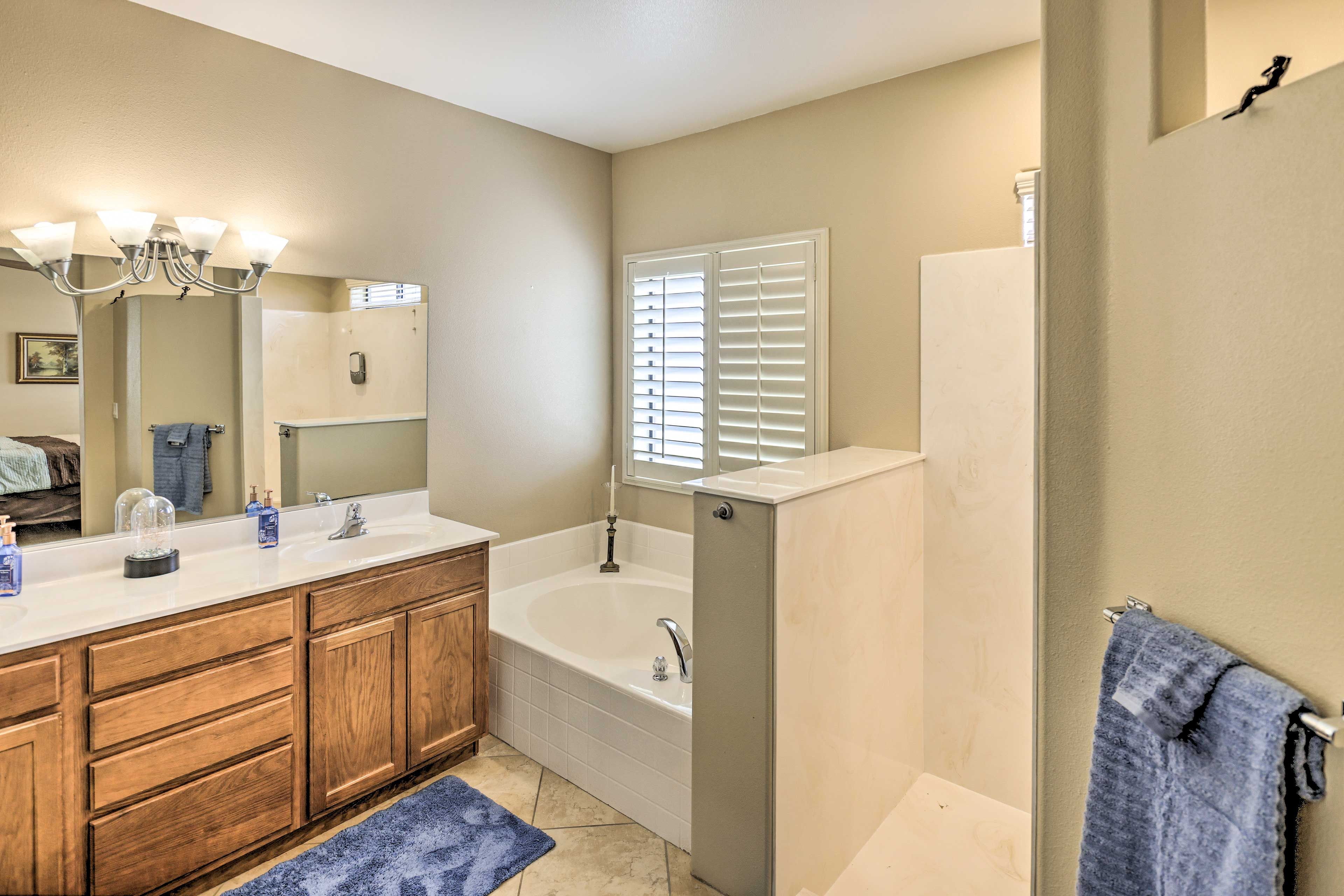 En-Suite Bathroom | Soaking Tub