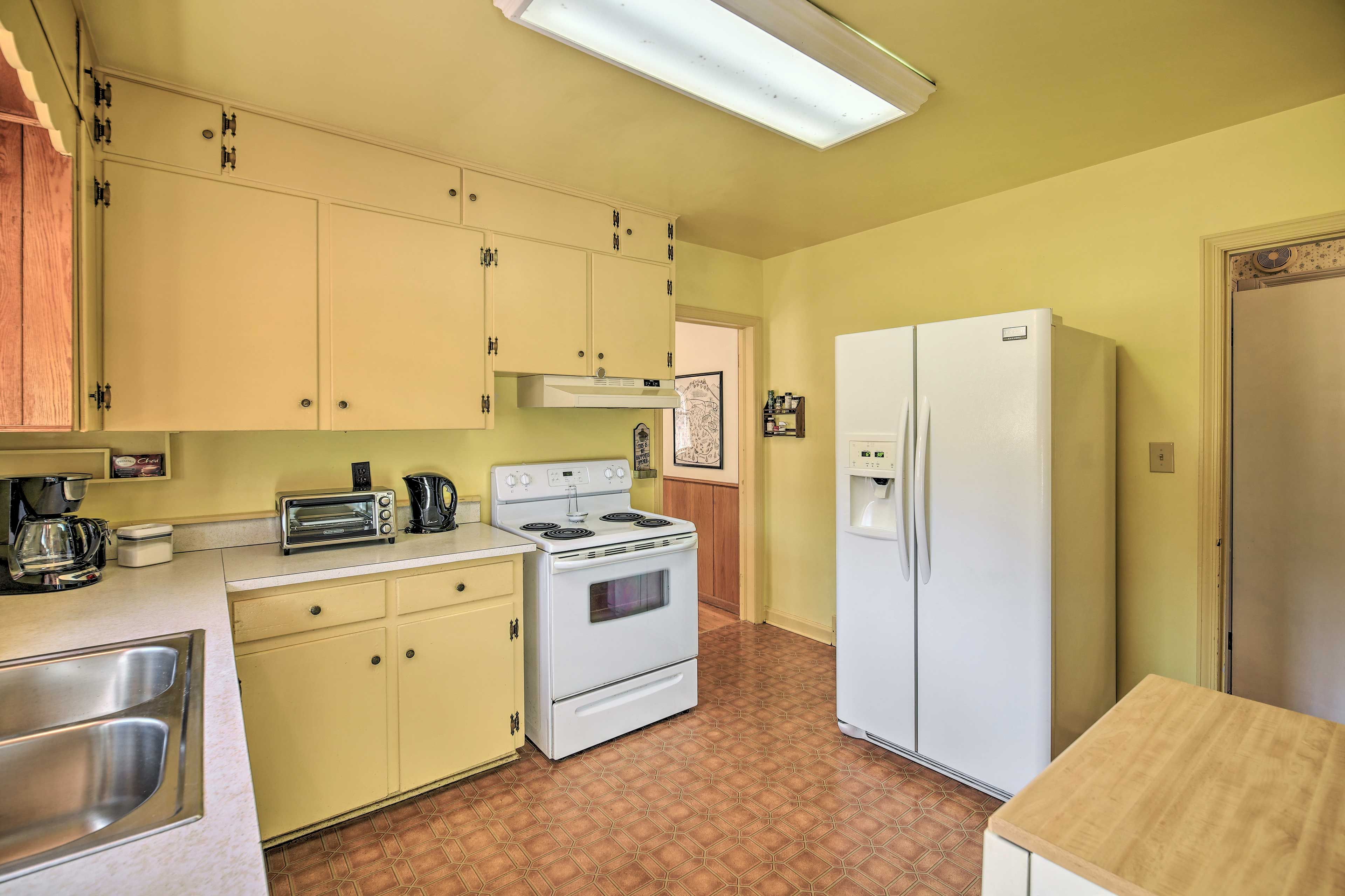 Kitchen | Fully Equipped | Cooking Basics