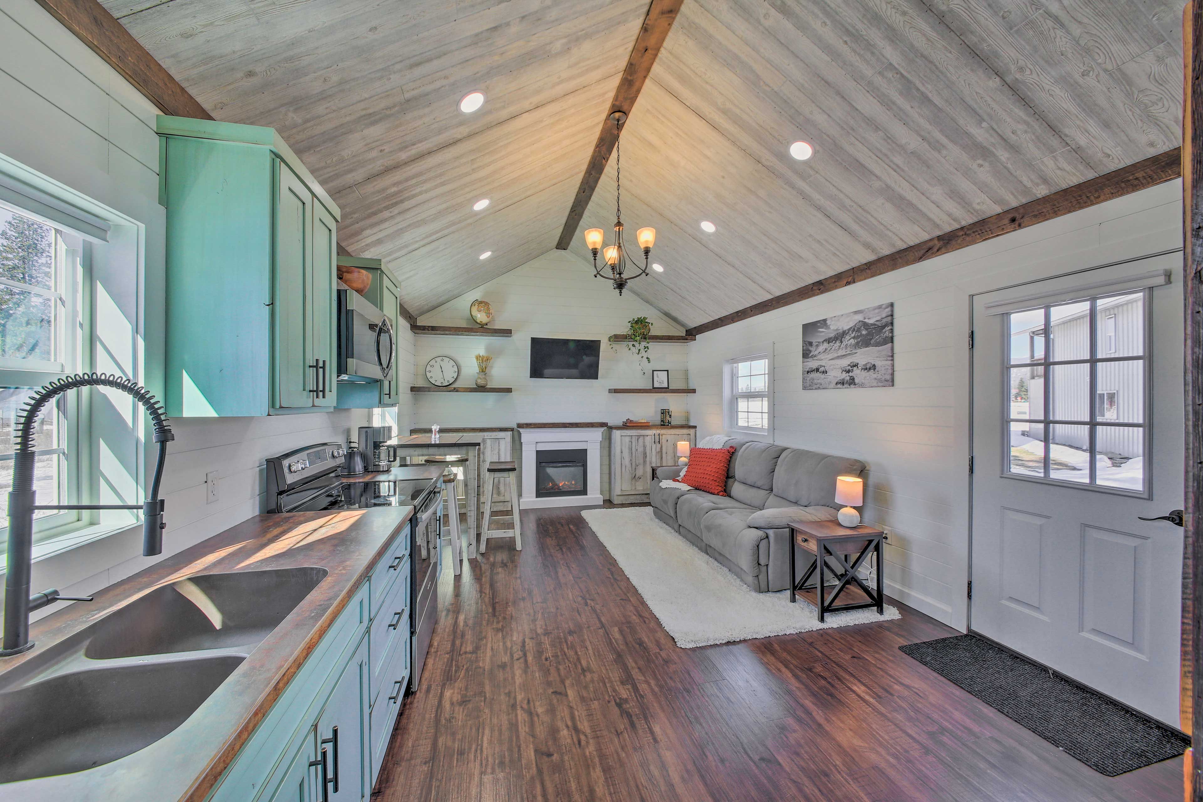 Living Room | Kitchen