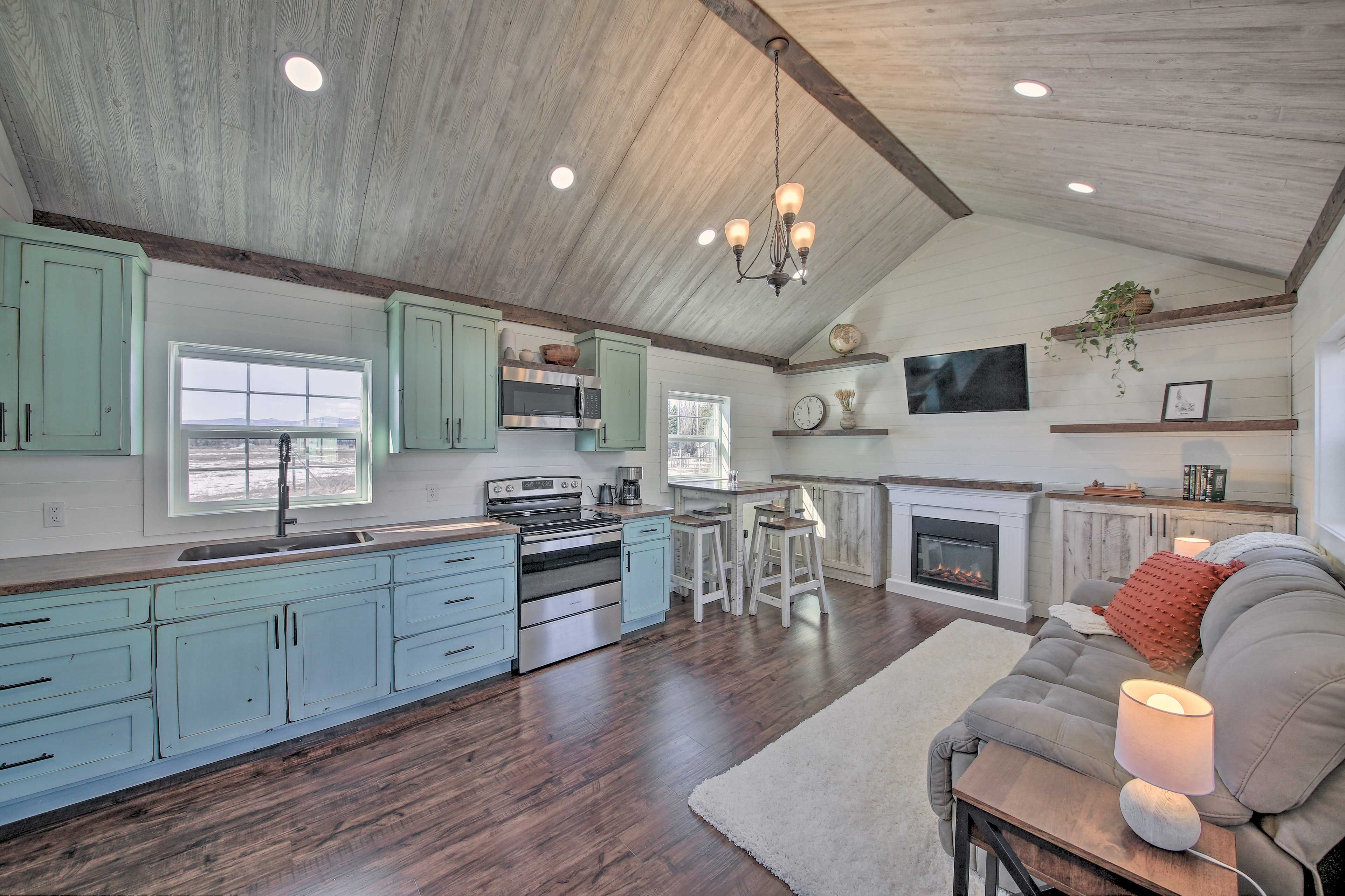 Living Room | Kitchen
