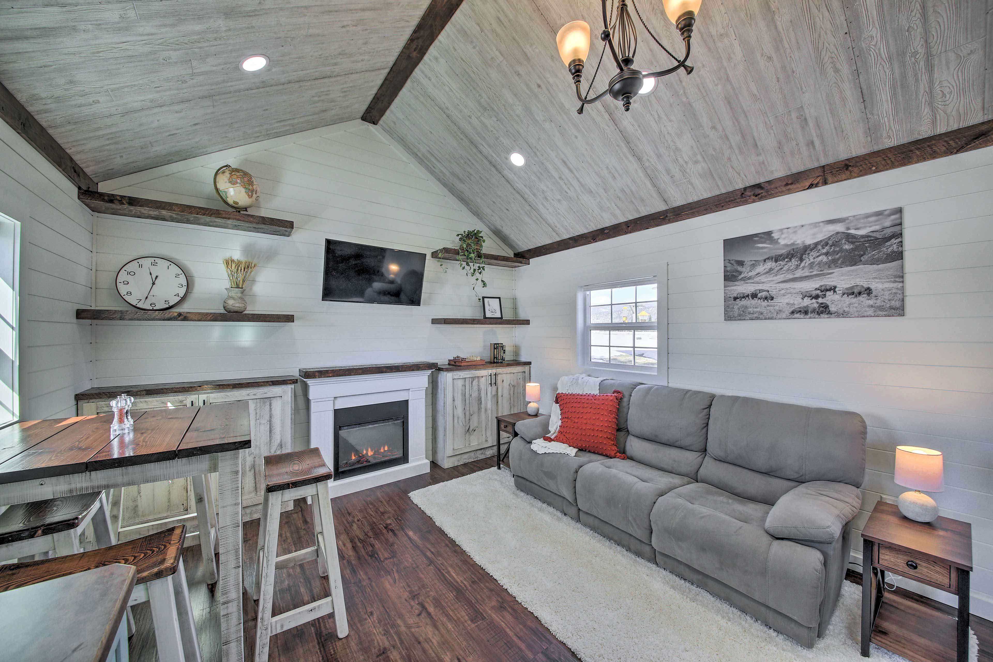 Living Room | Free WiFi