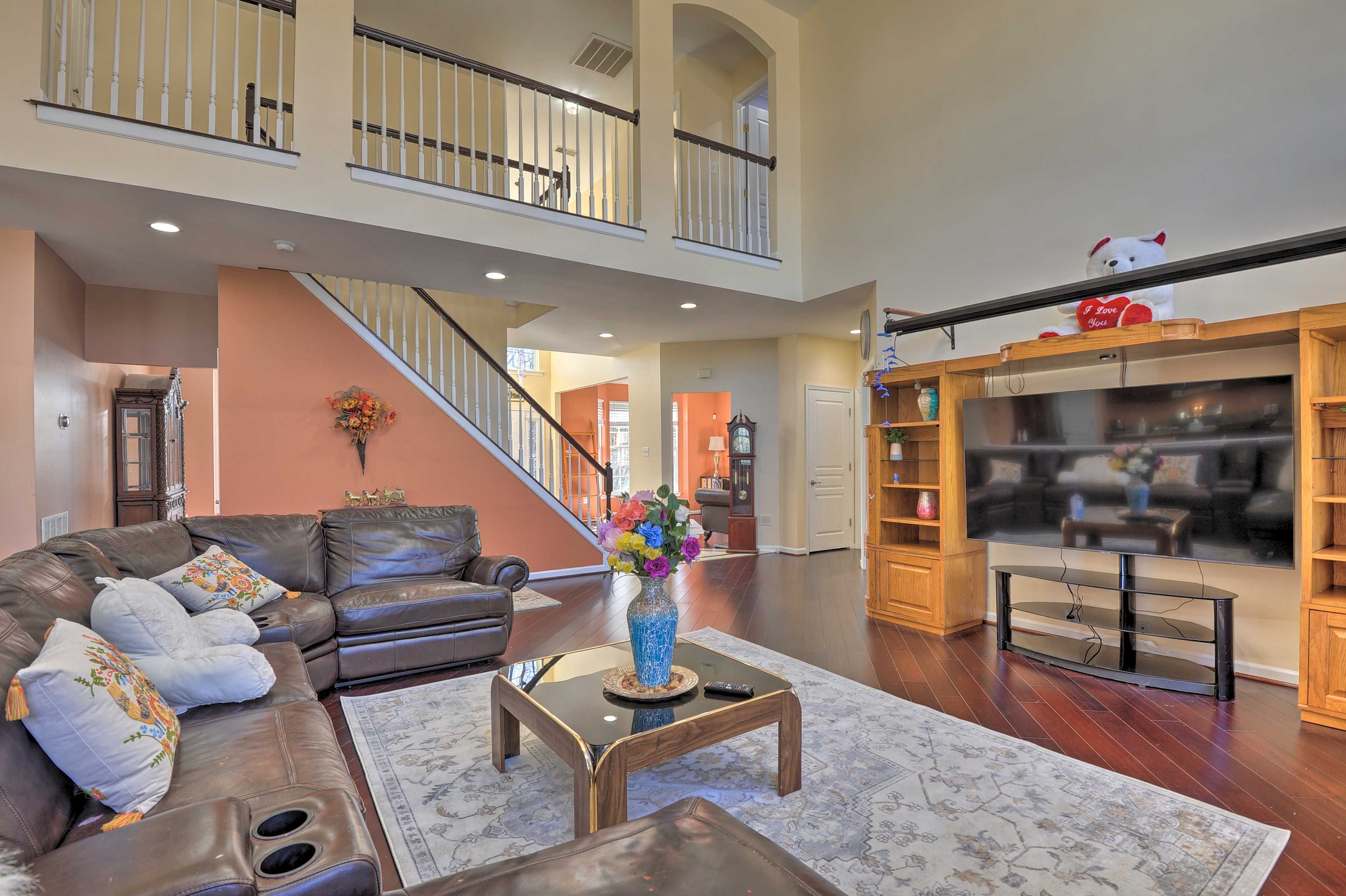 Living Room | Smart TV | Cable