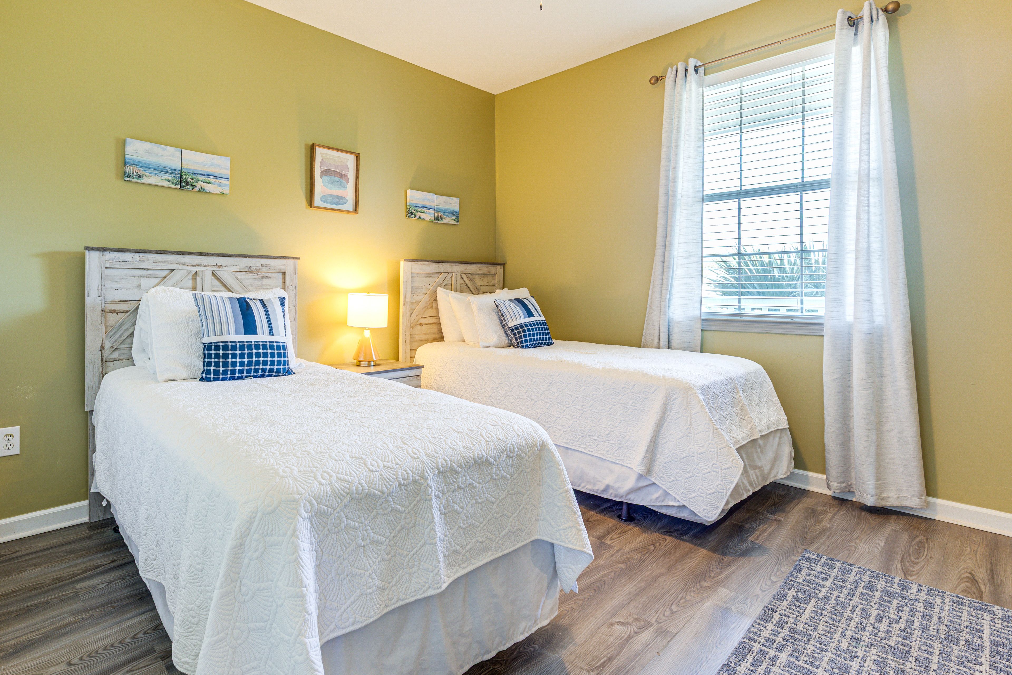 Bedroom 2 | 2 Twin Beds