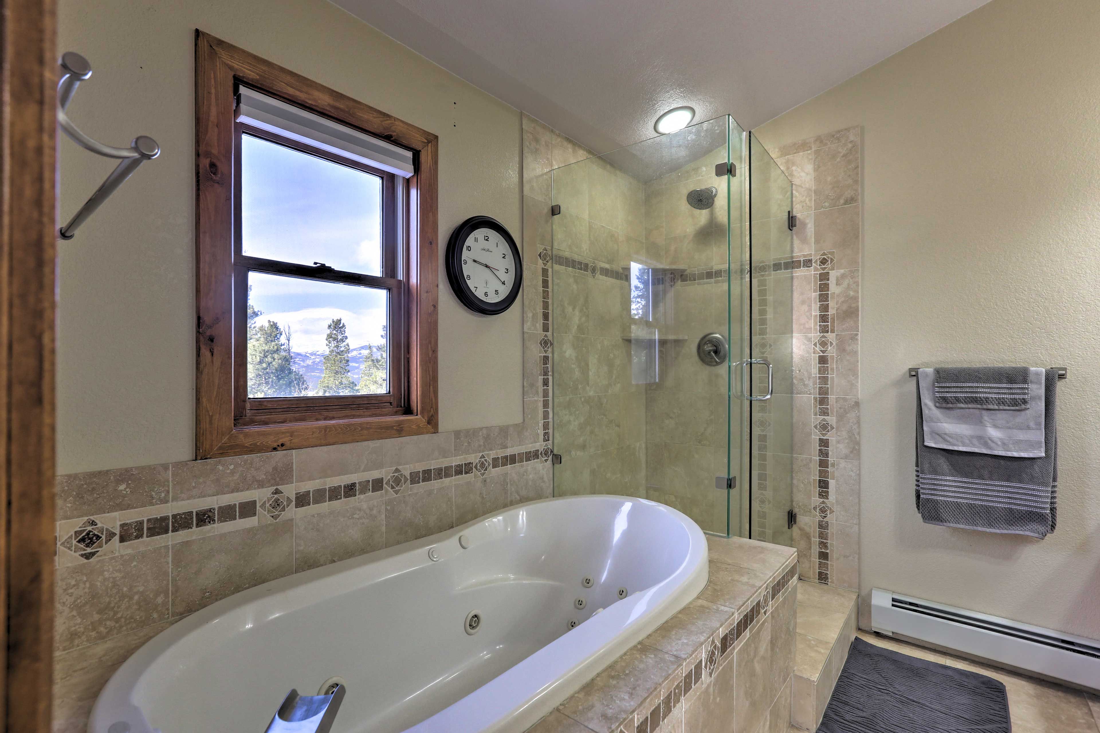 Full Bathroom | Jetted Tub