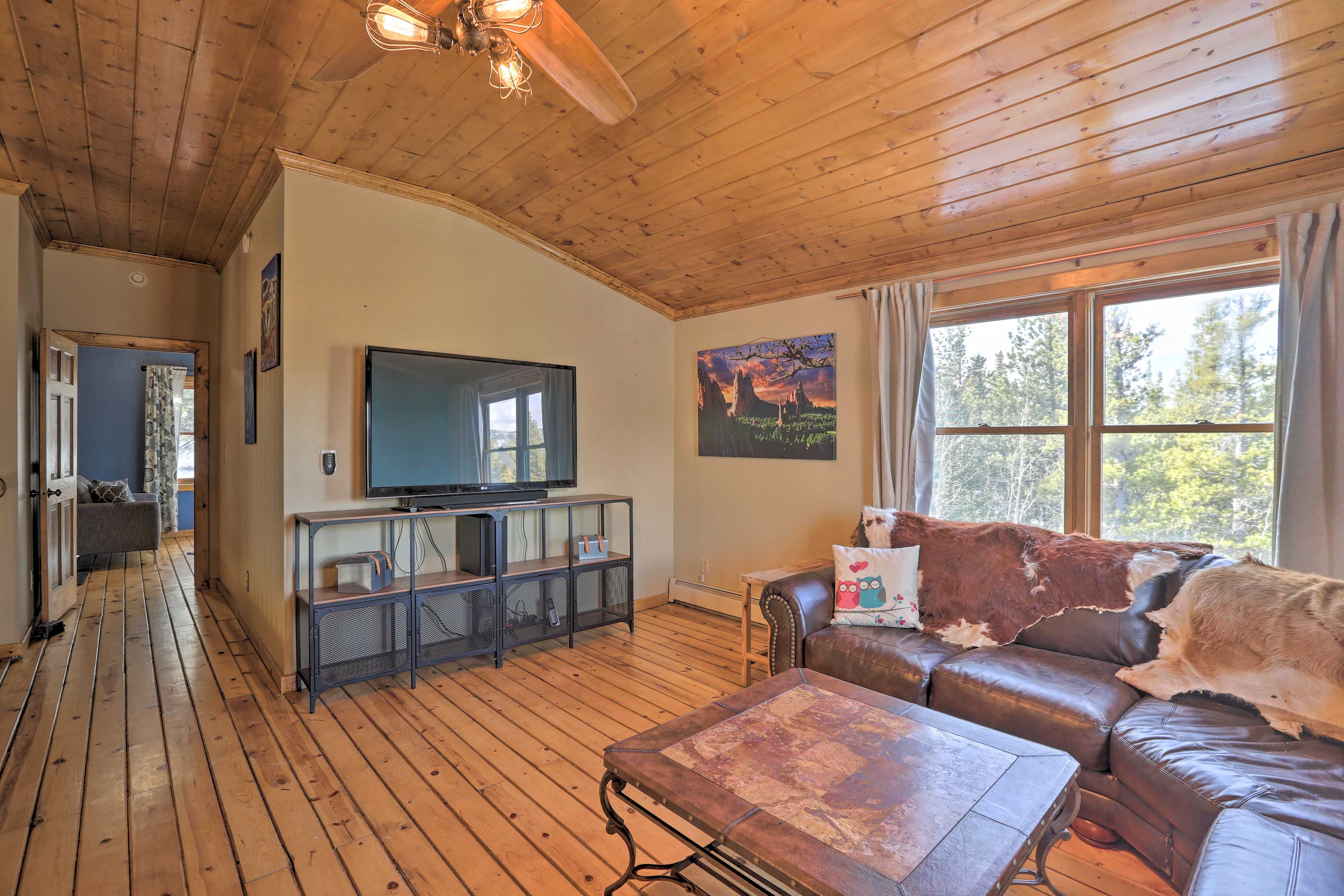 Living Room | Smart TV