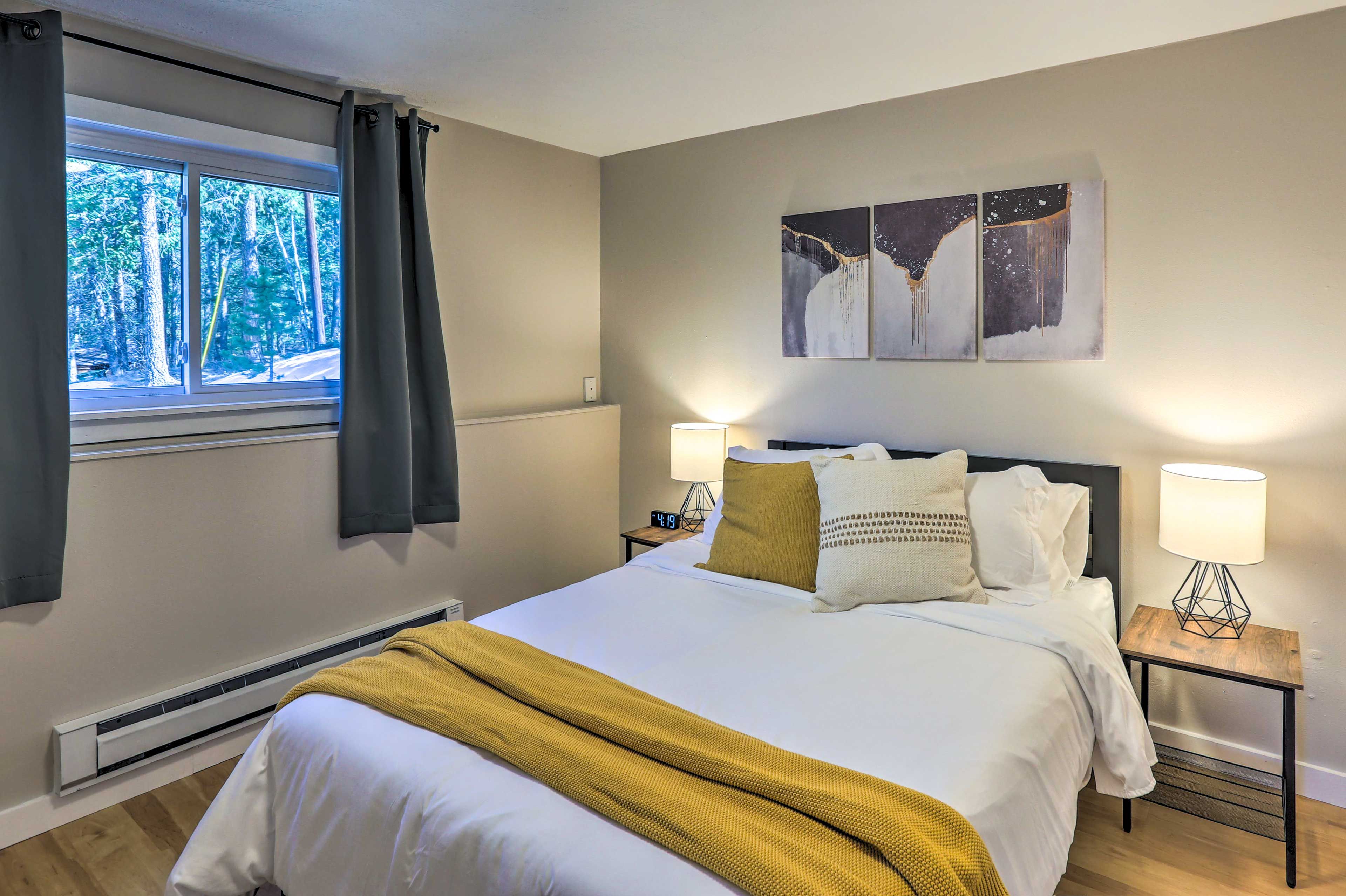 Bedroom 2 | Queen Bed