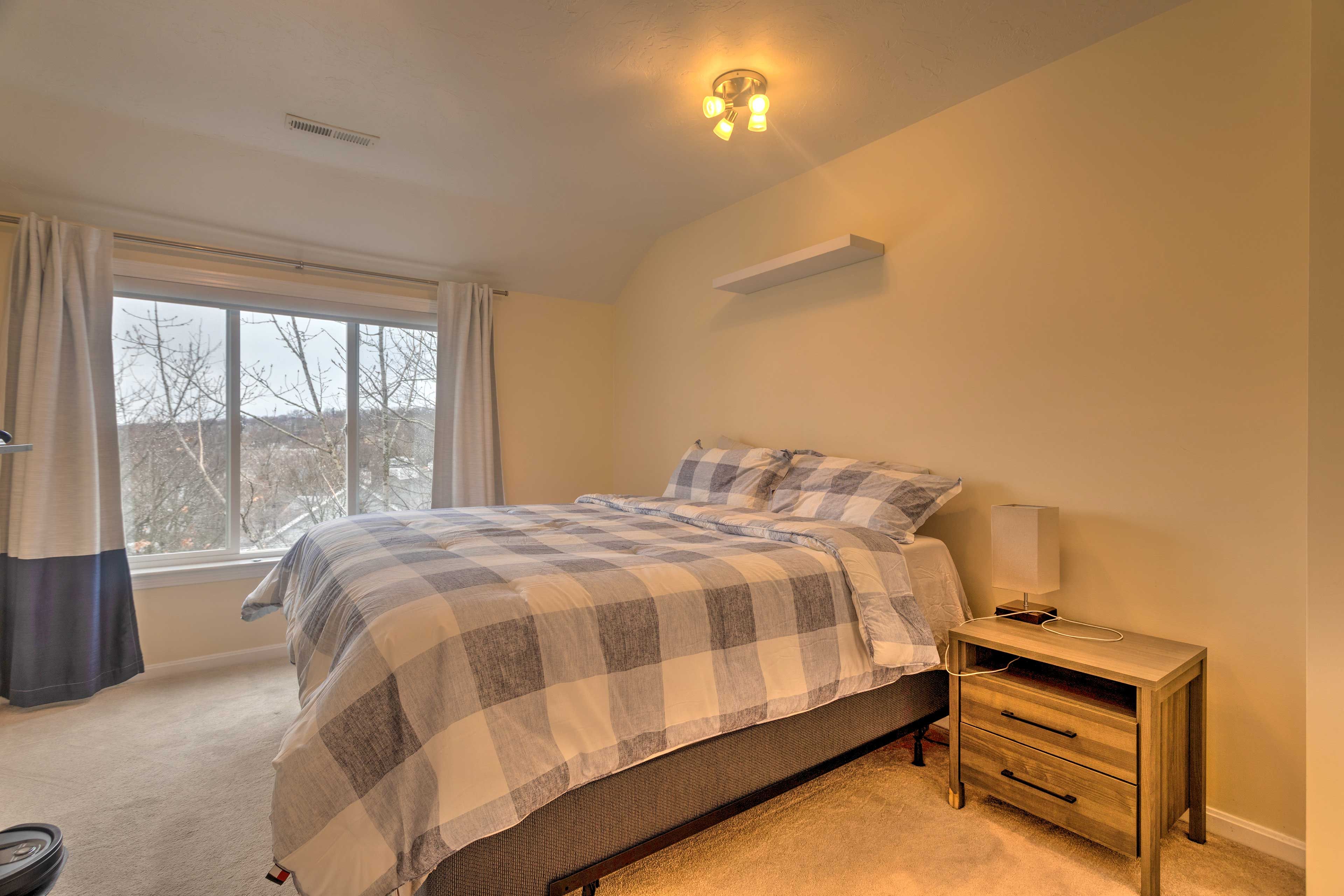 Bedroom 1 | Upper Level | King Bed