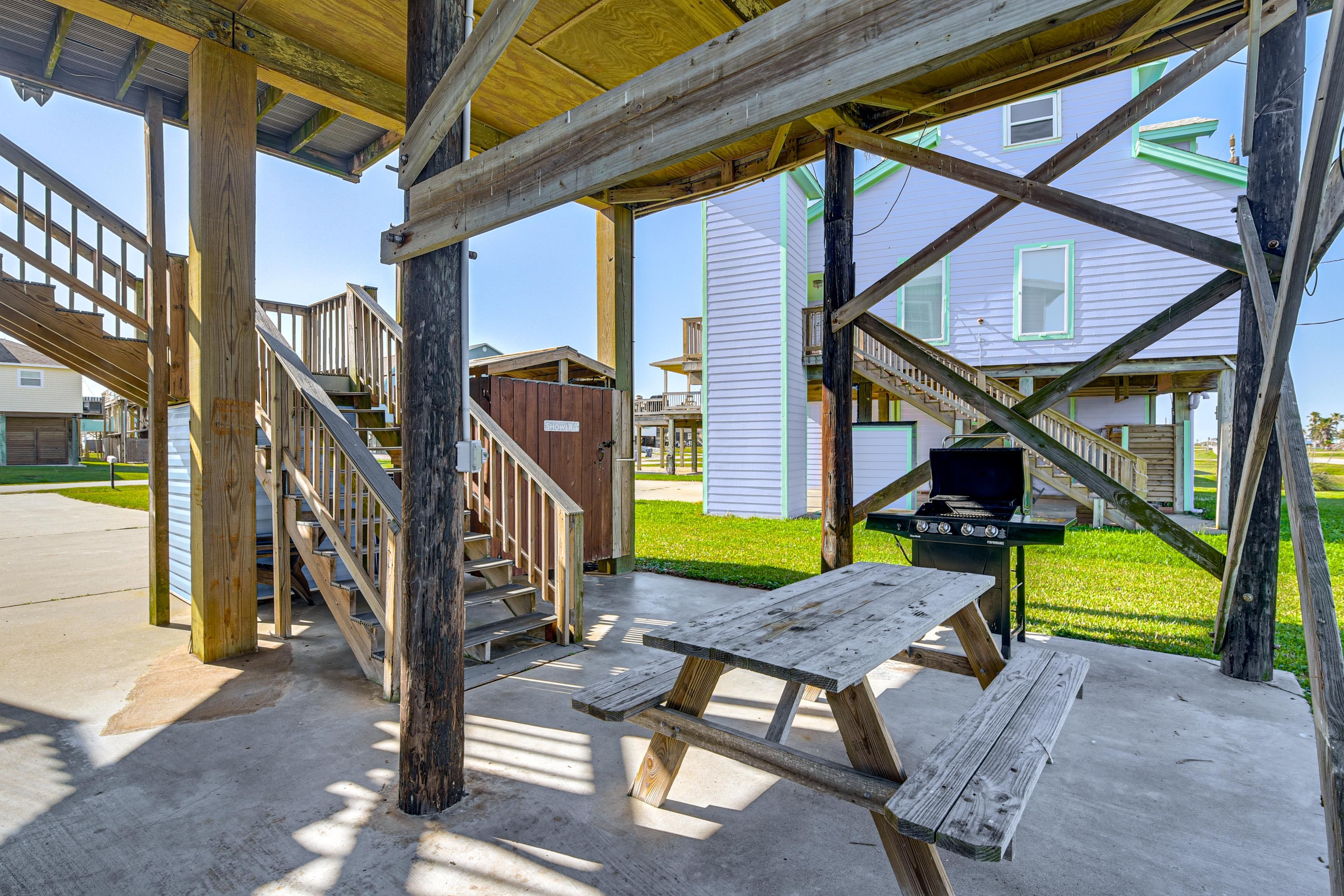 Covered Patio | 1 Block to Beach
