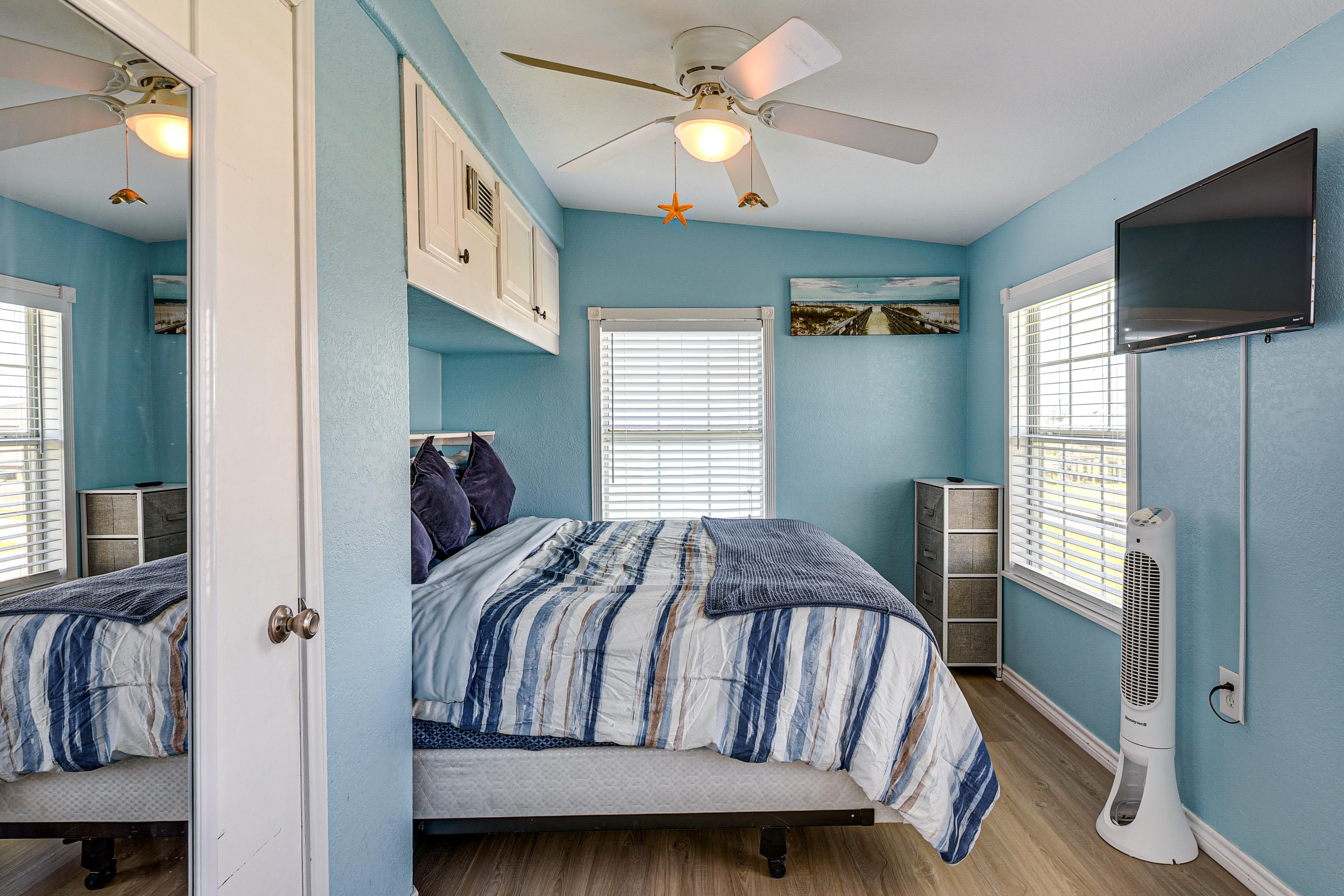 Bedroom 1 | King Bed