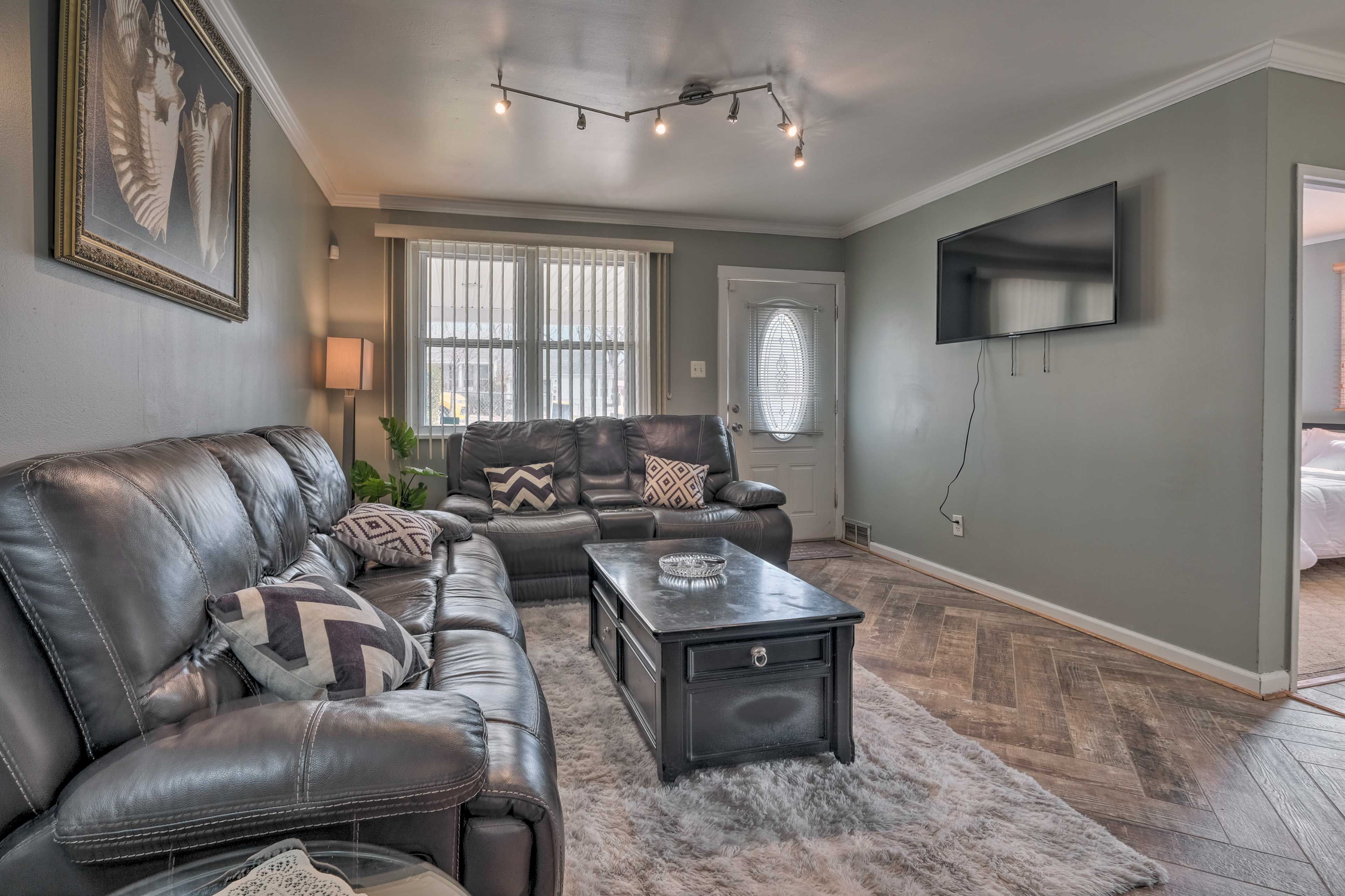 Landover Vacation Rental | 3BR | 1BA | 900 Sq Ft | Step-Free Access