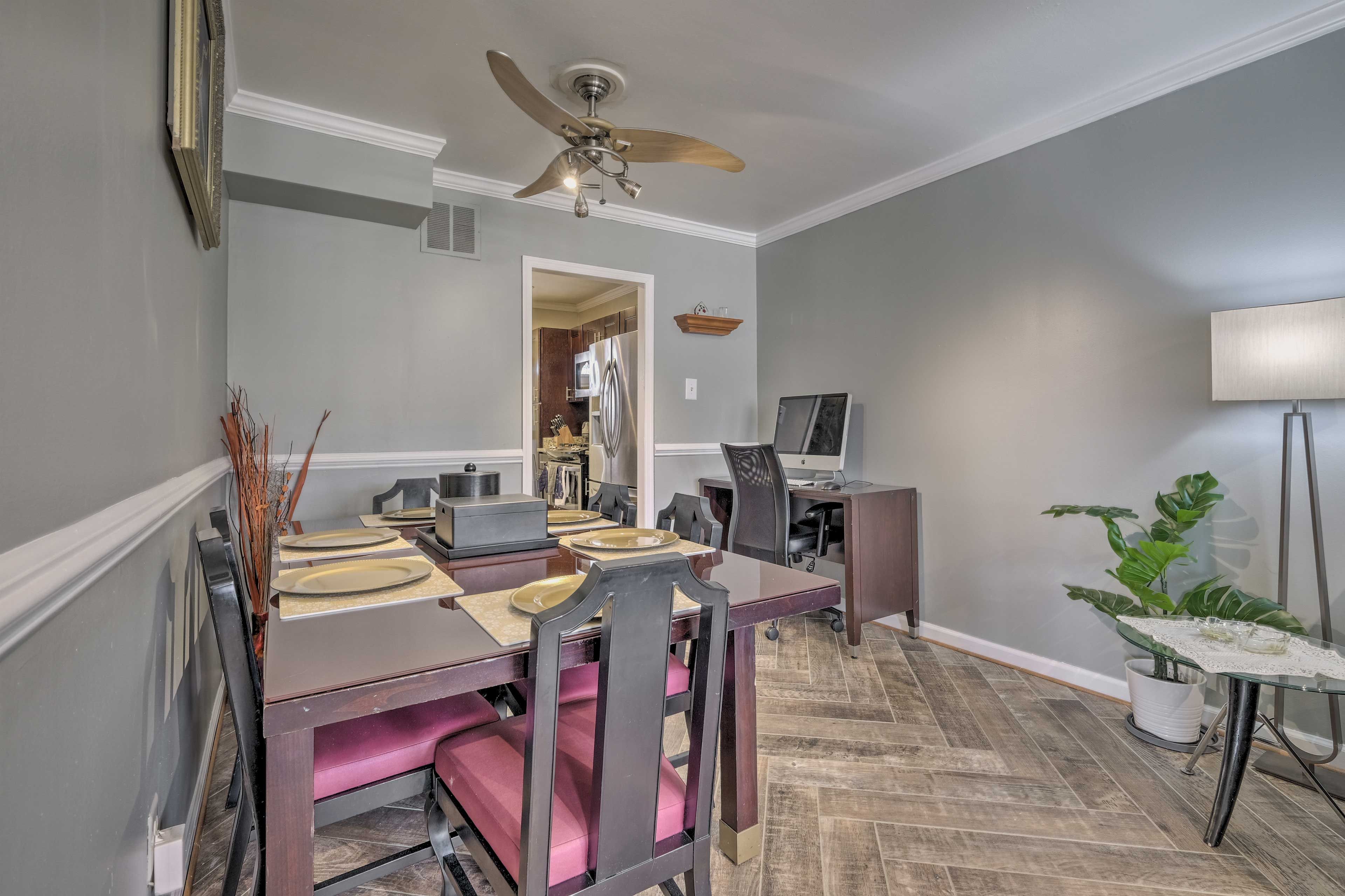 Dining Area | Dishware/Flatware Provided