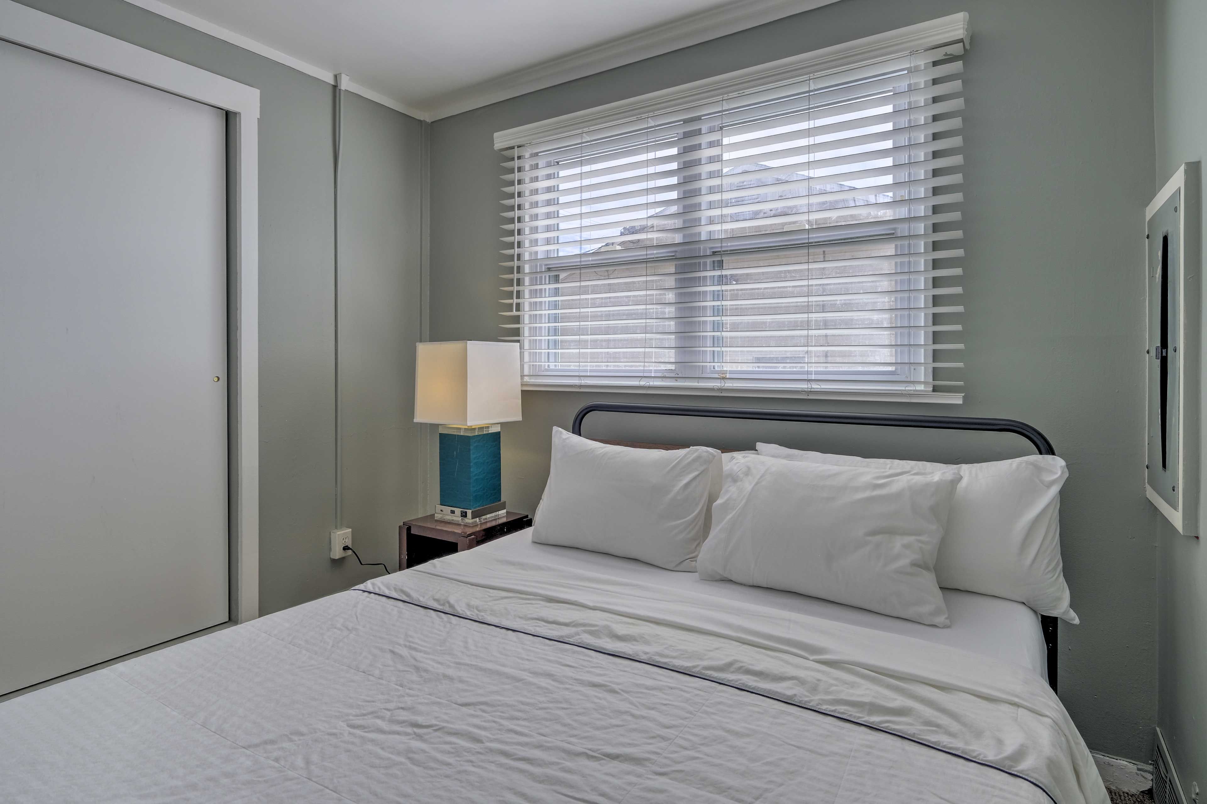 Bedroom 2 | Hangers