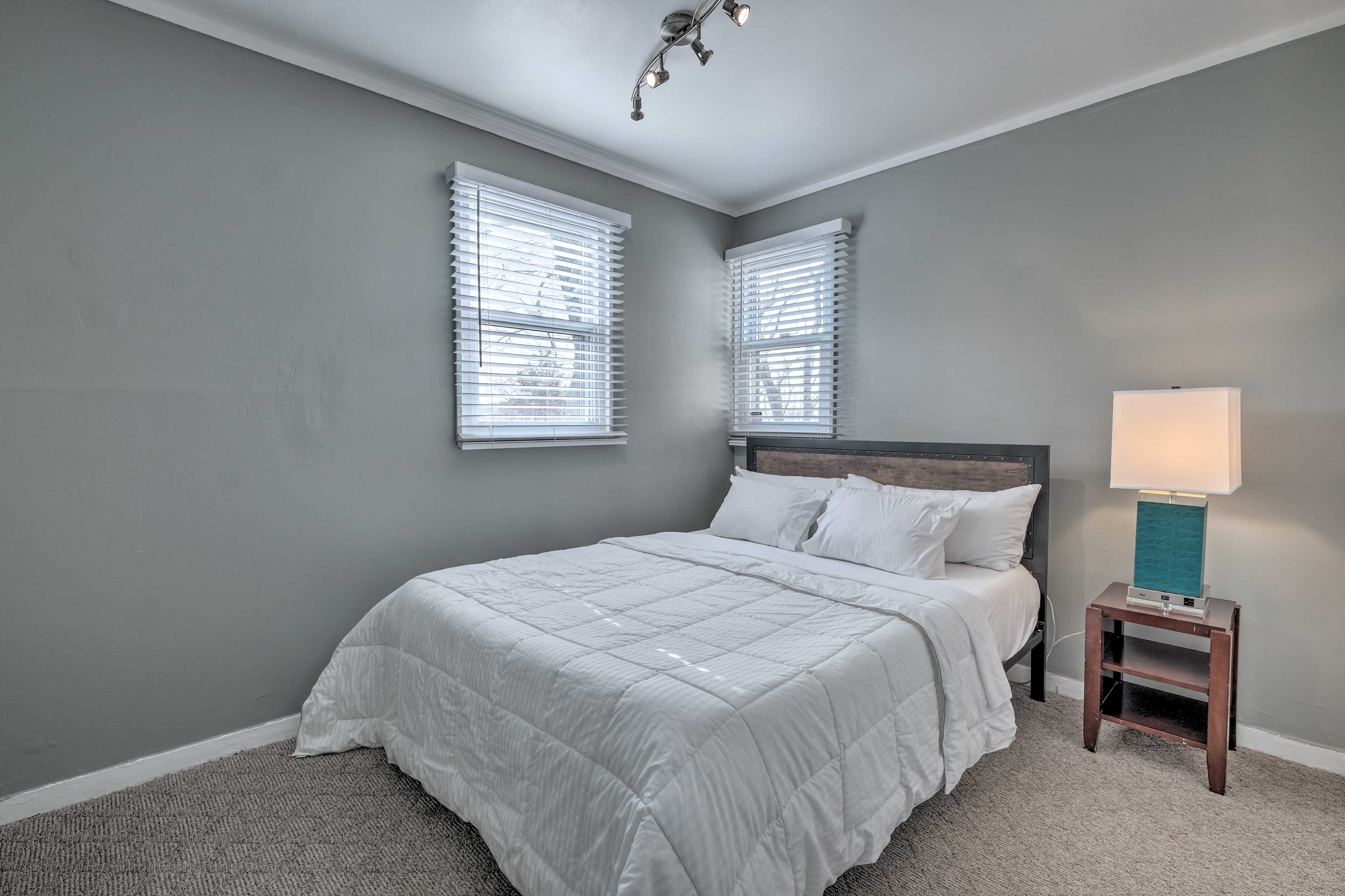 Bedroom 3 | Queen Bed