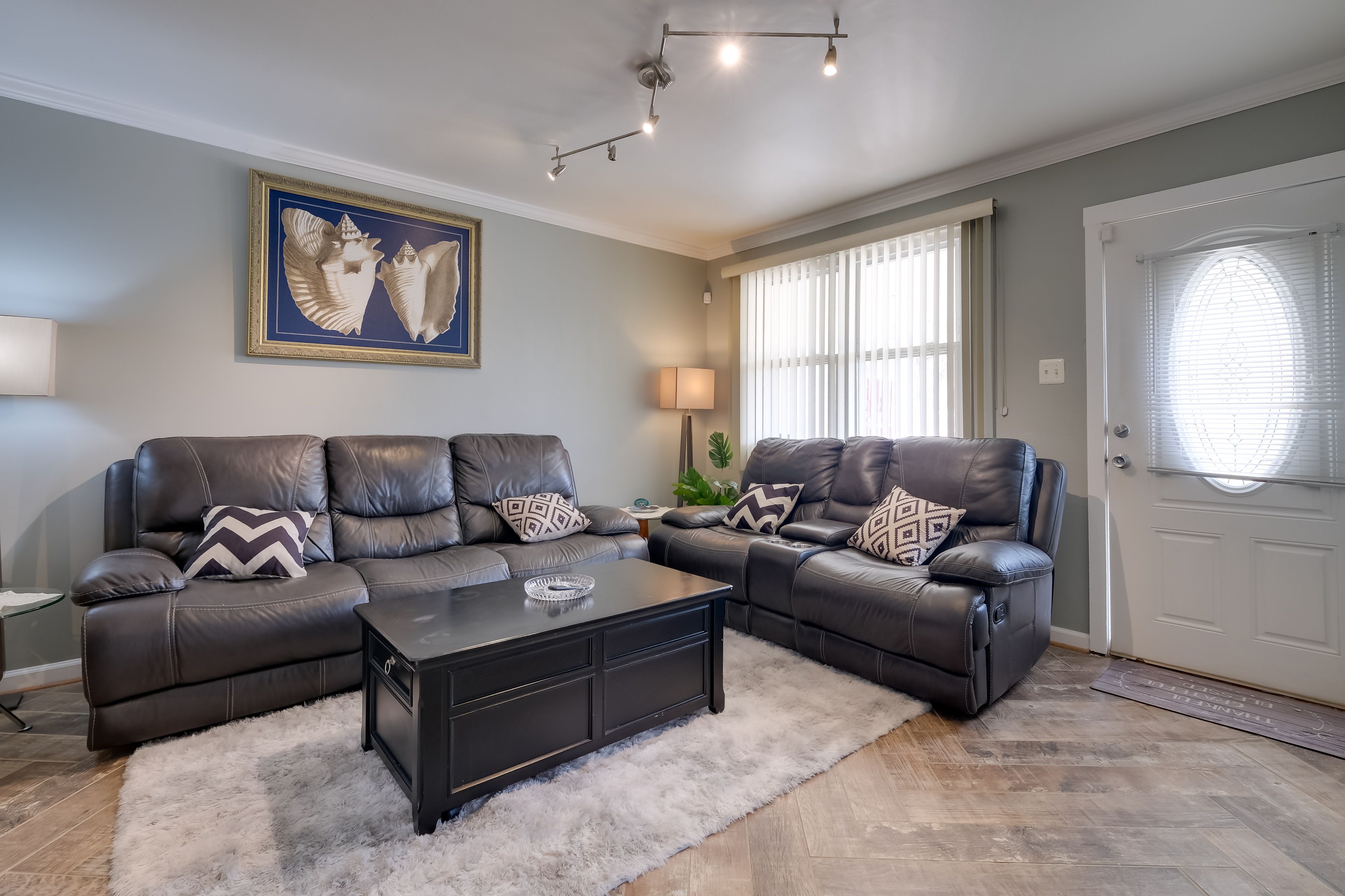 Living Area | Central Air Conditioning/Heating